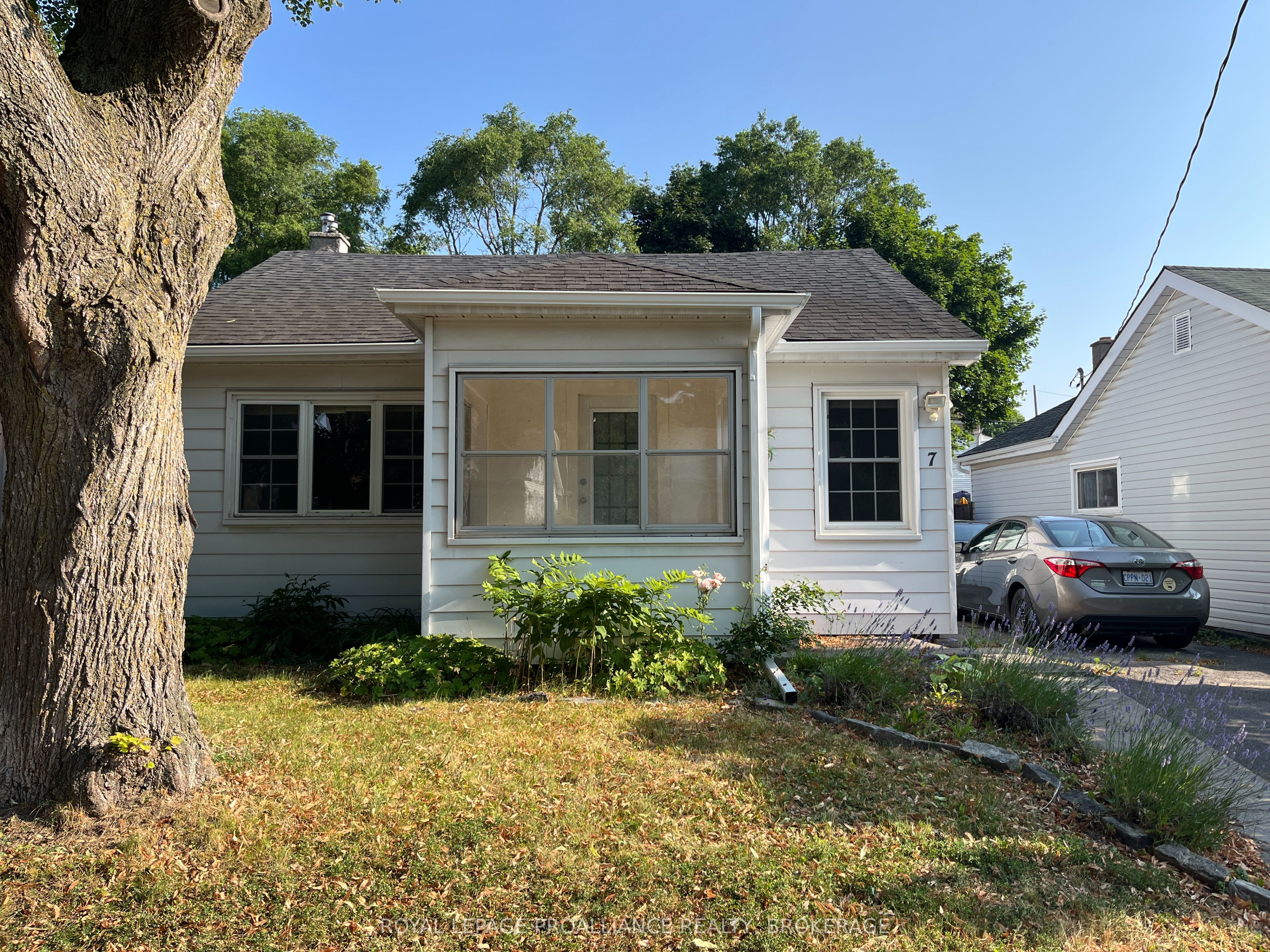7 Third Avenue Property Photo 2