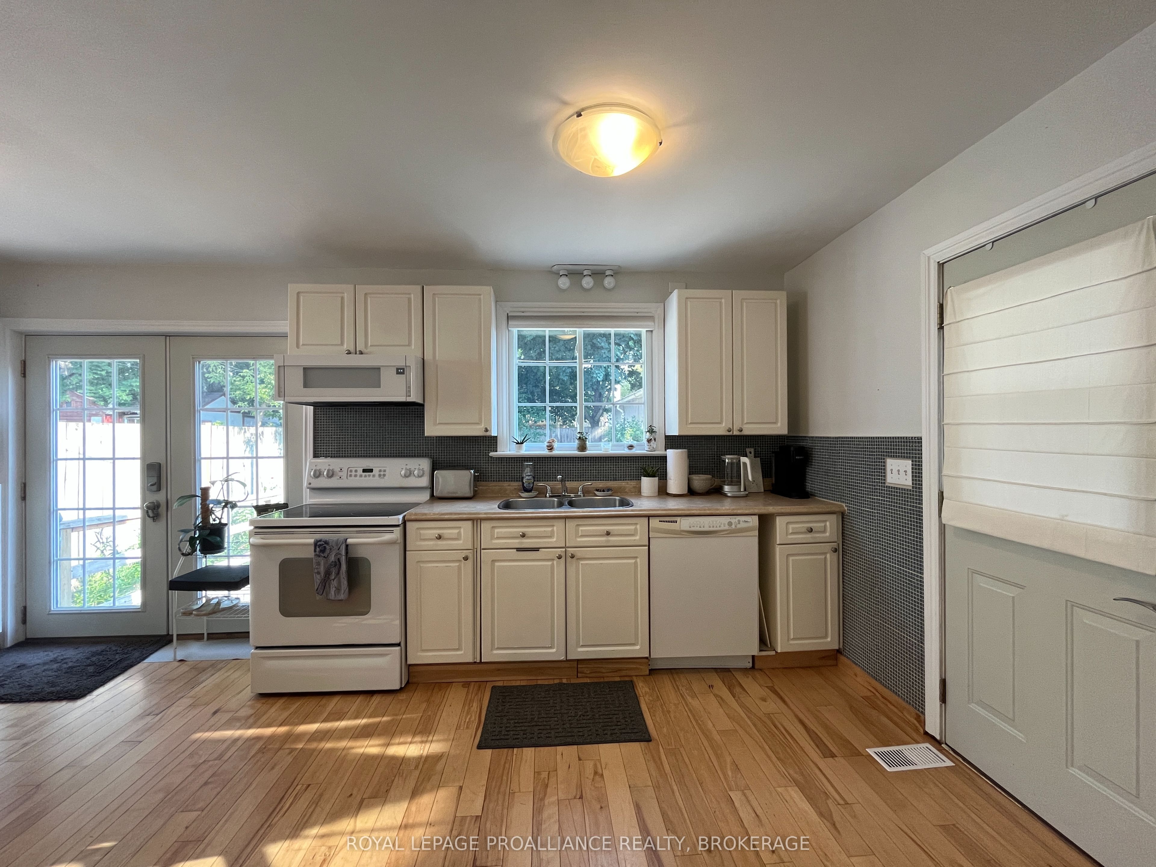 7 Third Avenue Property Photo 29