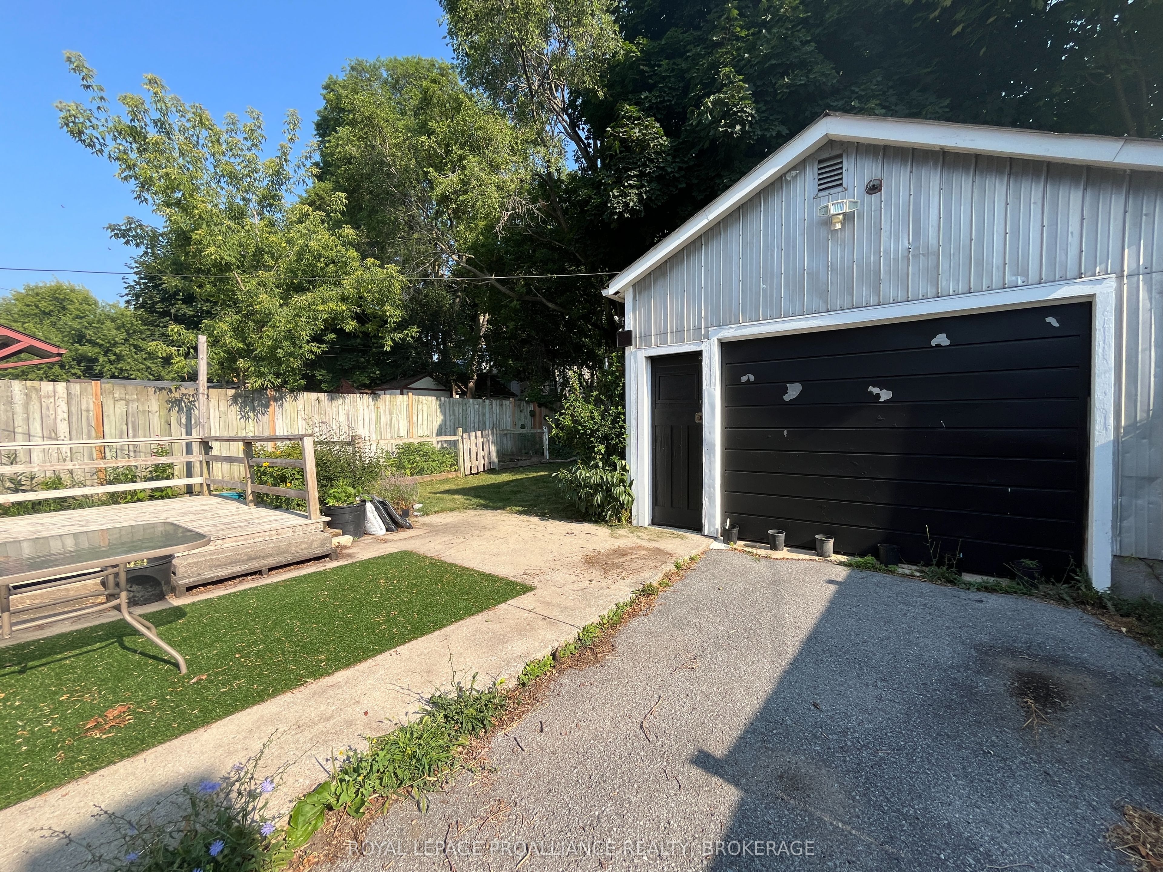 7 Third Avenue Property Photo 42