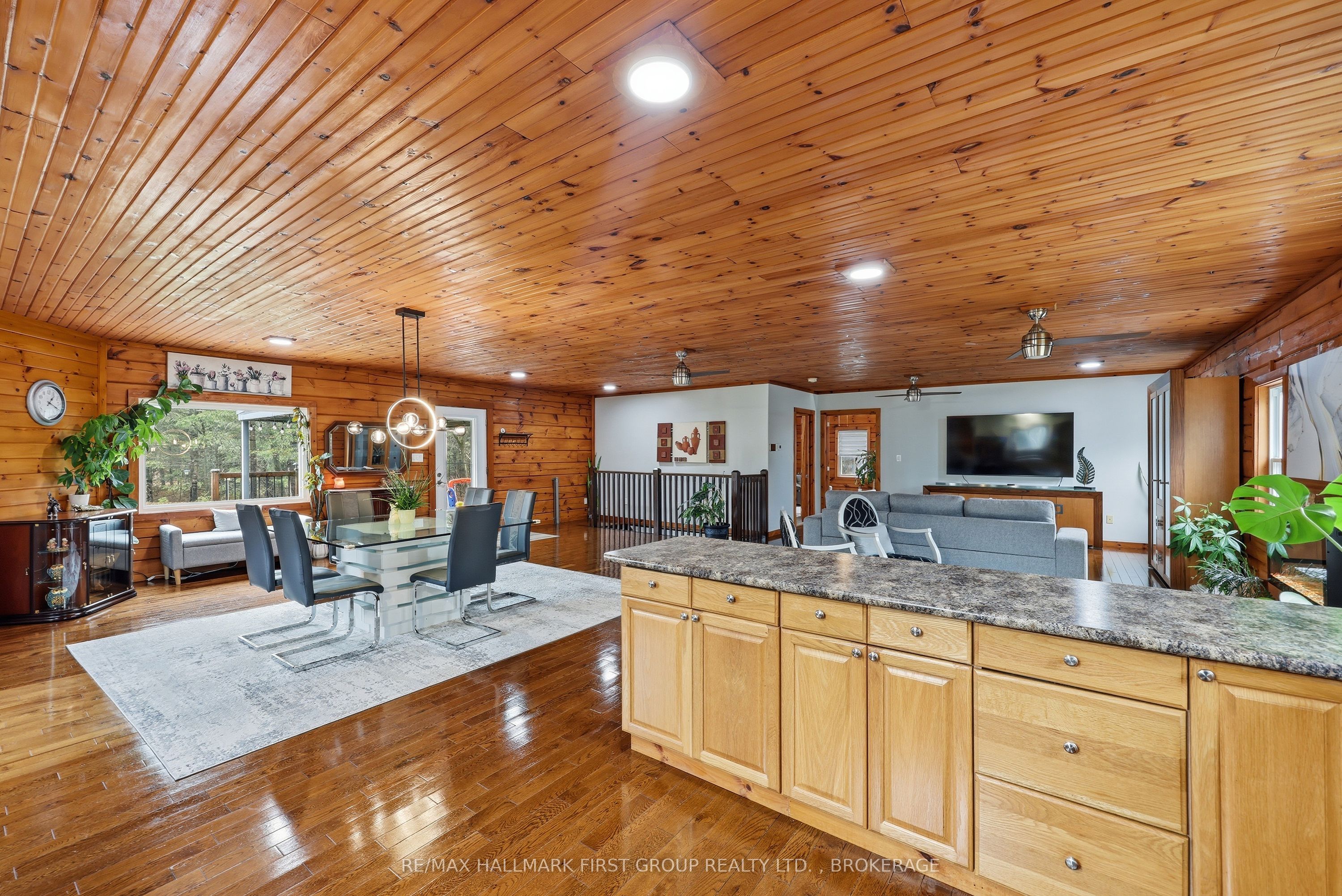 2723 Desert Lake Road Property Photo 12