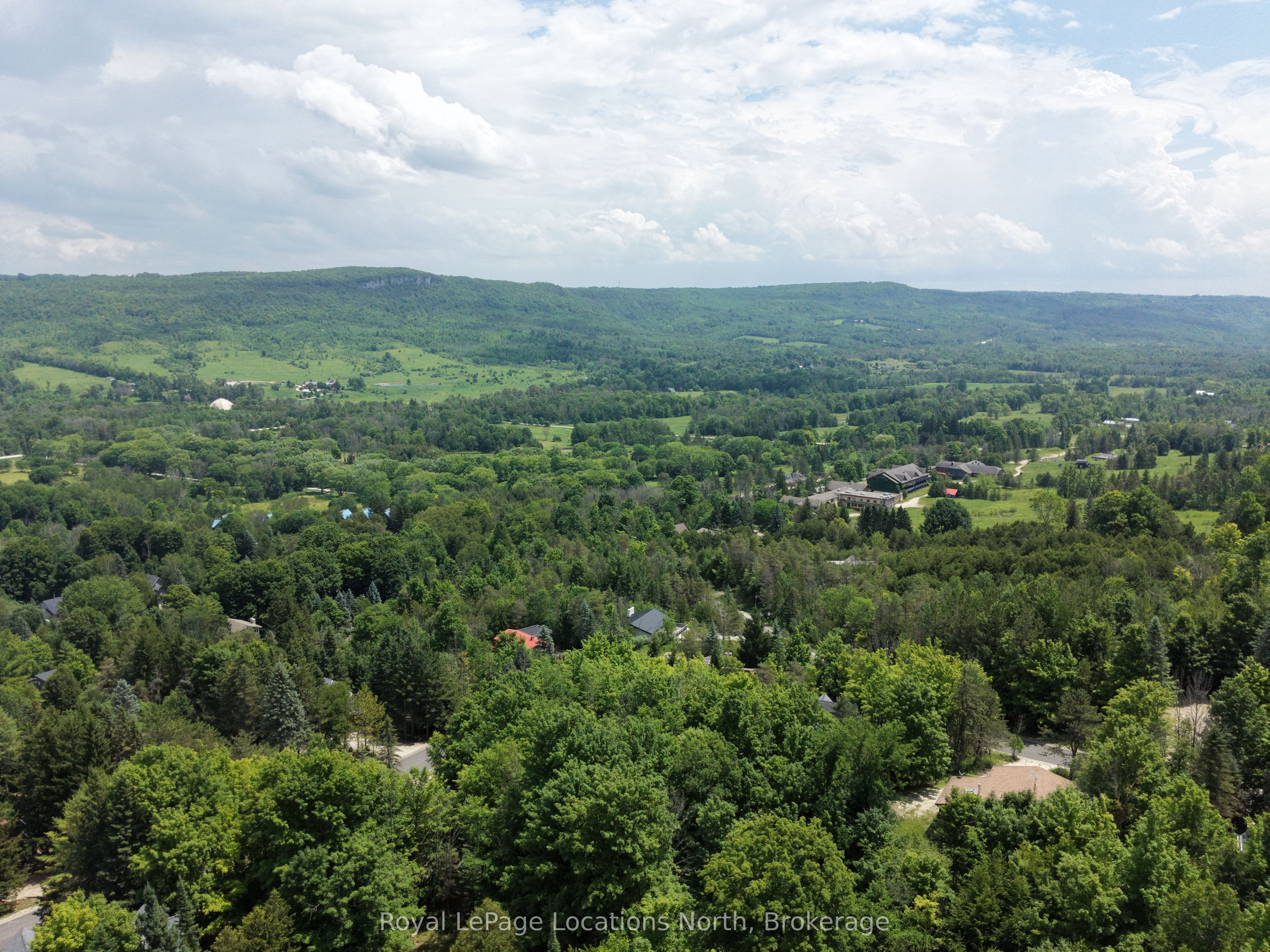 131 Amik Court Property Photo 38