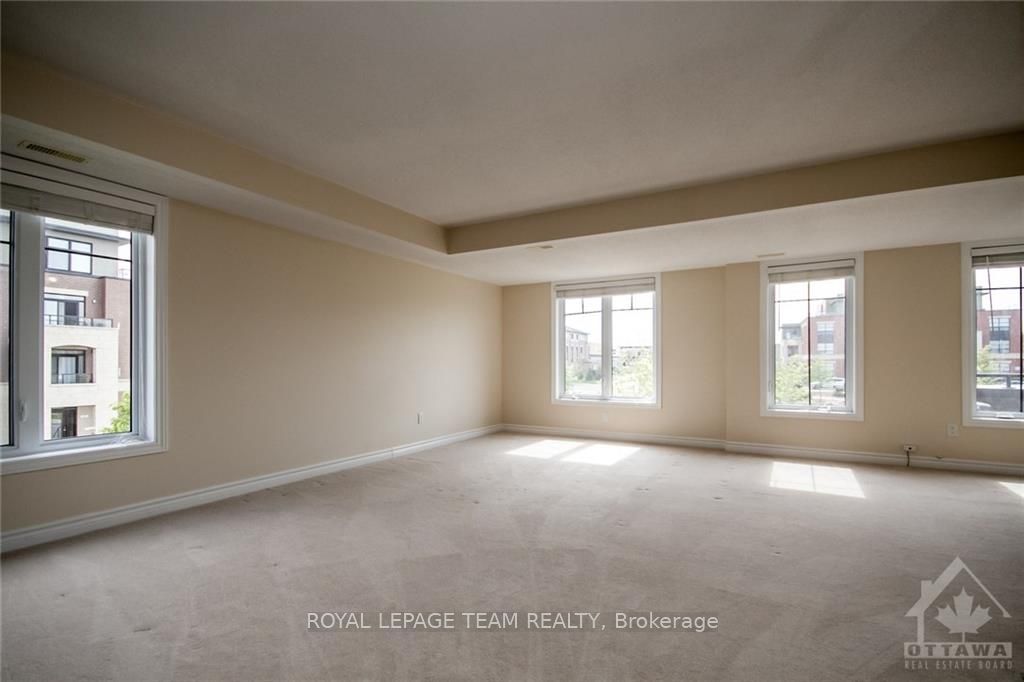 148 Lindenshade Drive B Property Photo 6