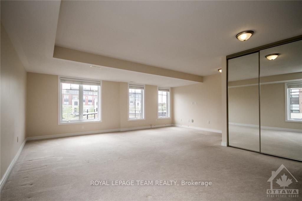 148 Lindenshade Drive B Property Photo 7