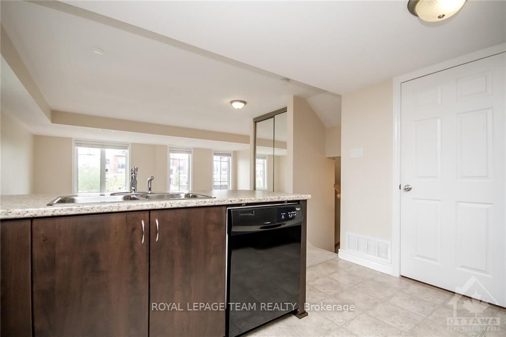 148 Lindenshade Drive B Property Photo 12