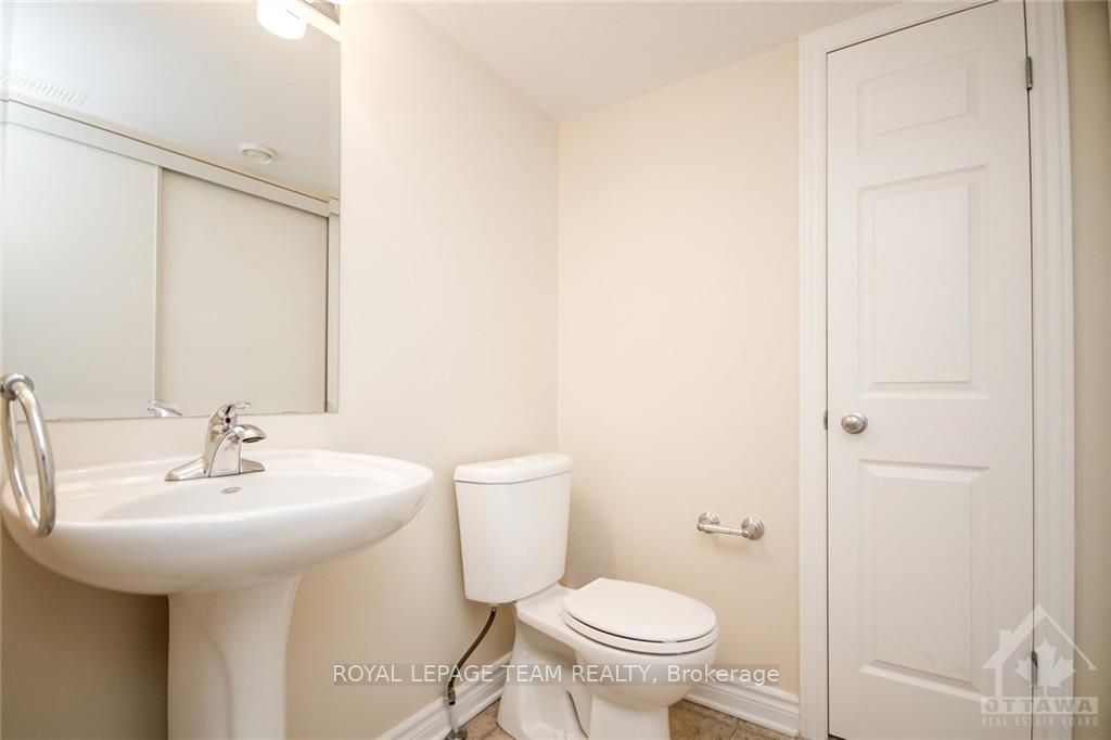 148 Lindenshade Drive B Property Photo 13