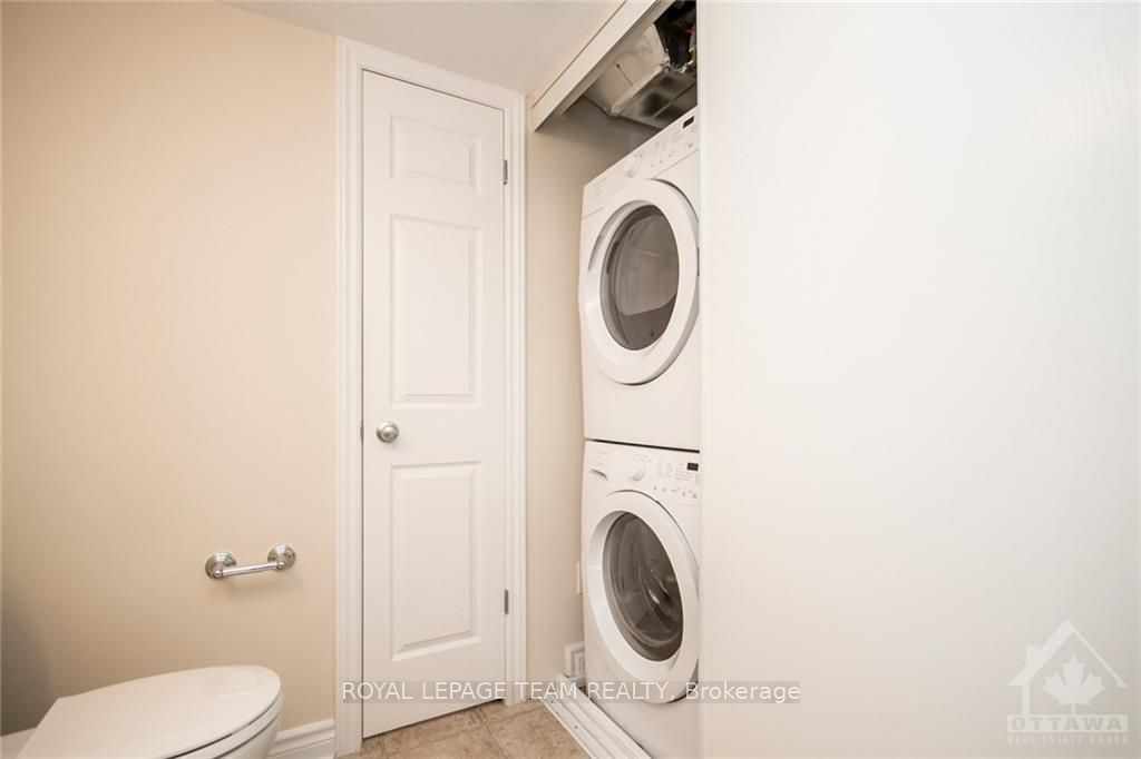 148 Lindenshade Drive B Property Photo 14