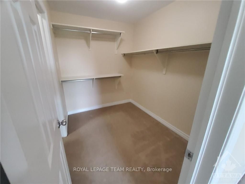 148 Lindenshade Drive B Property Photo 25