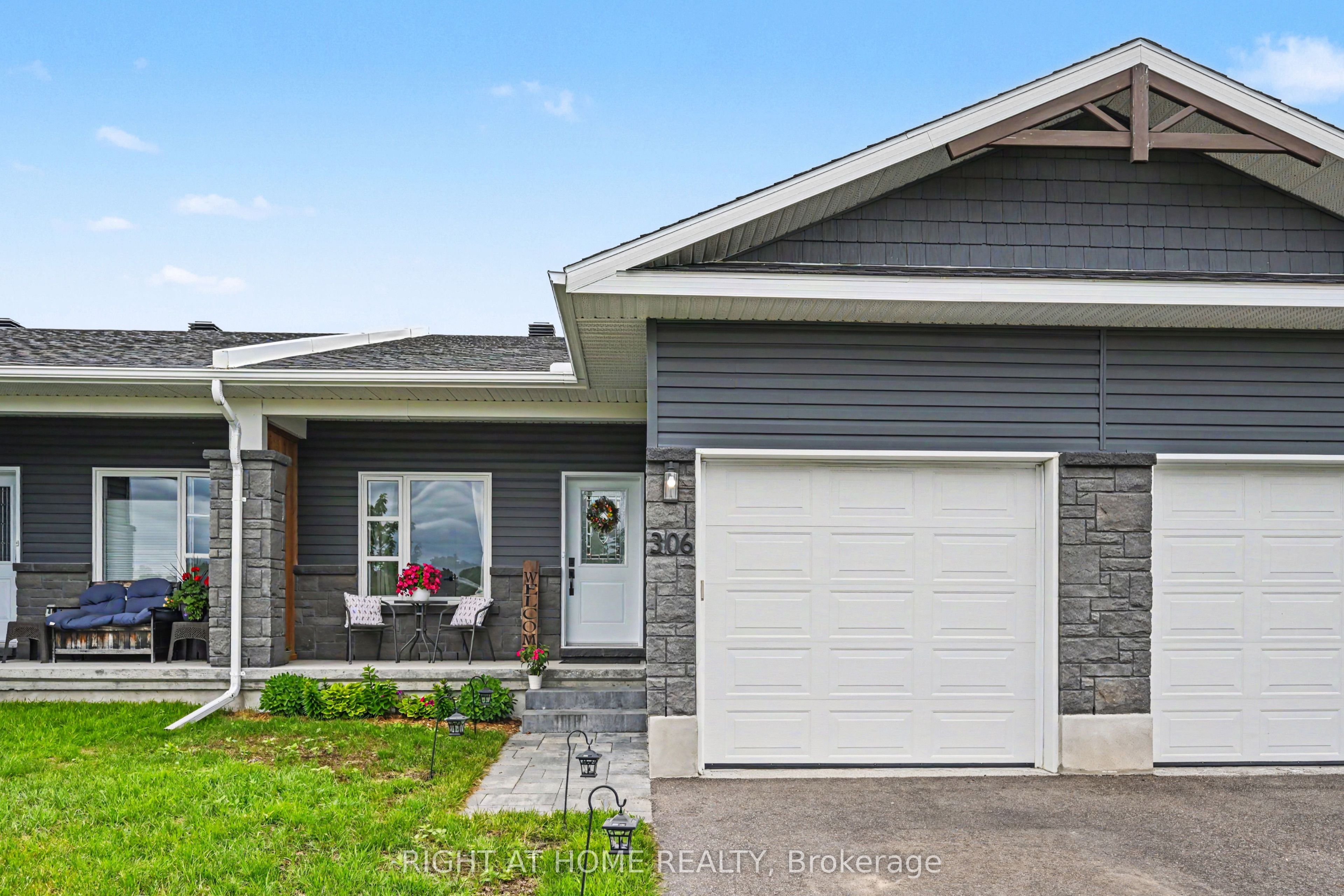 306 Forestview Crescent Property Photo 1