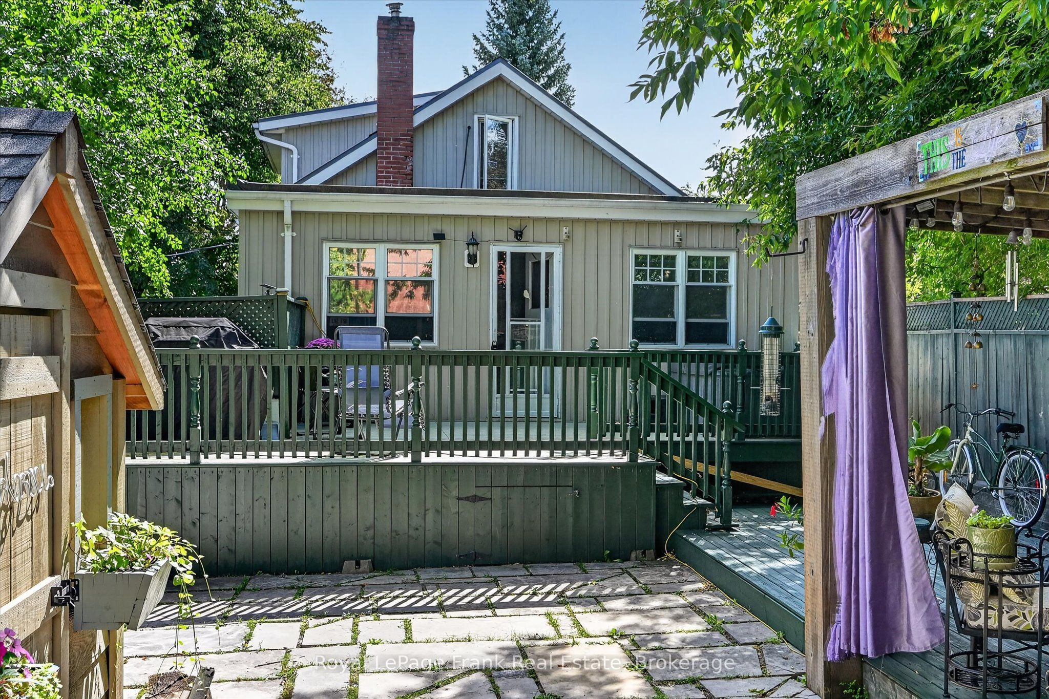 404 London Street Property Photo 1