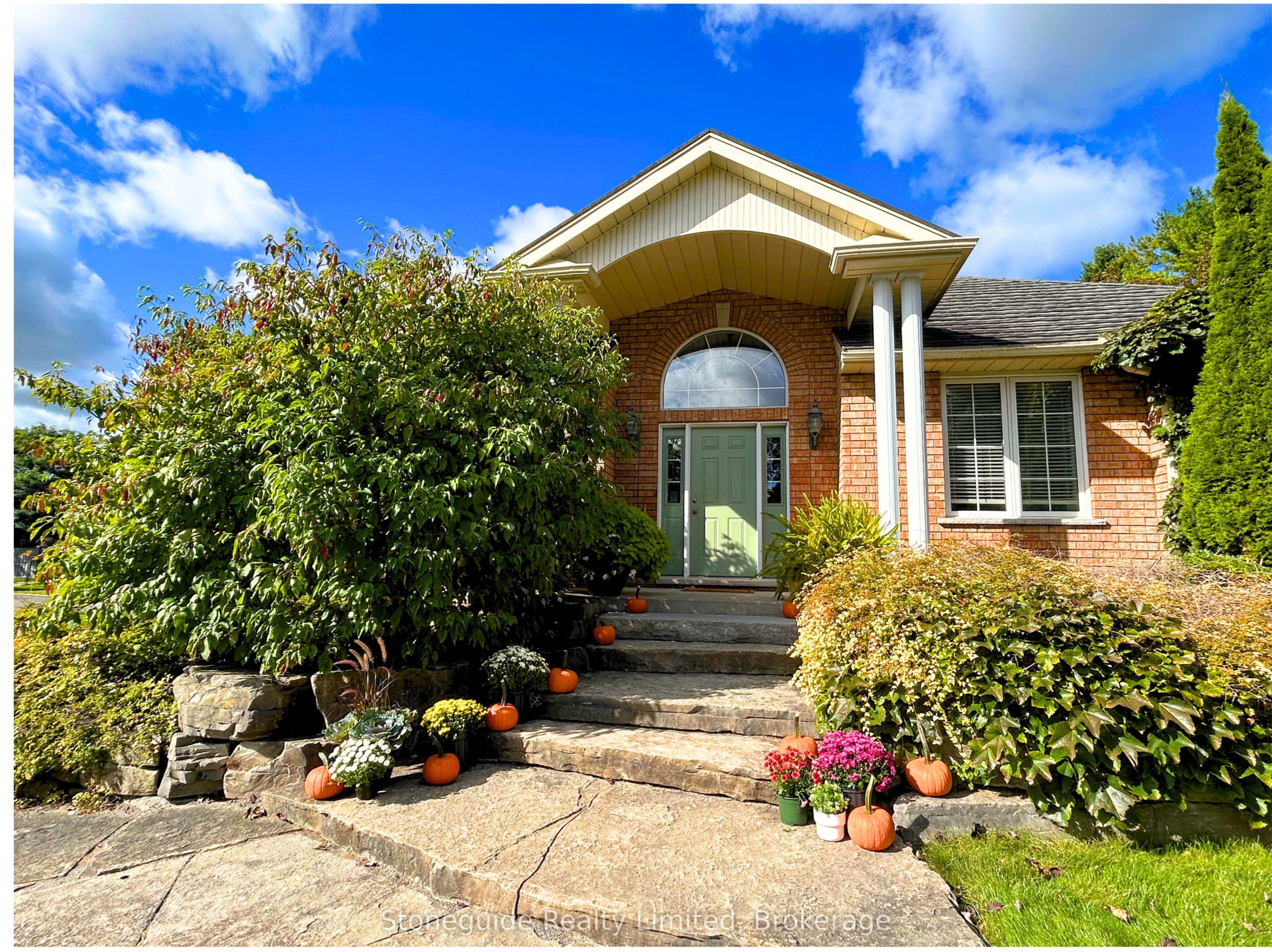 1580 College Park Drive Property Photo 1