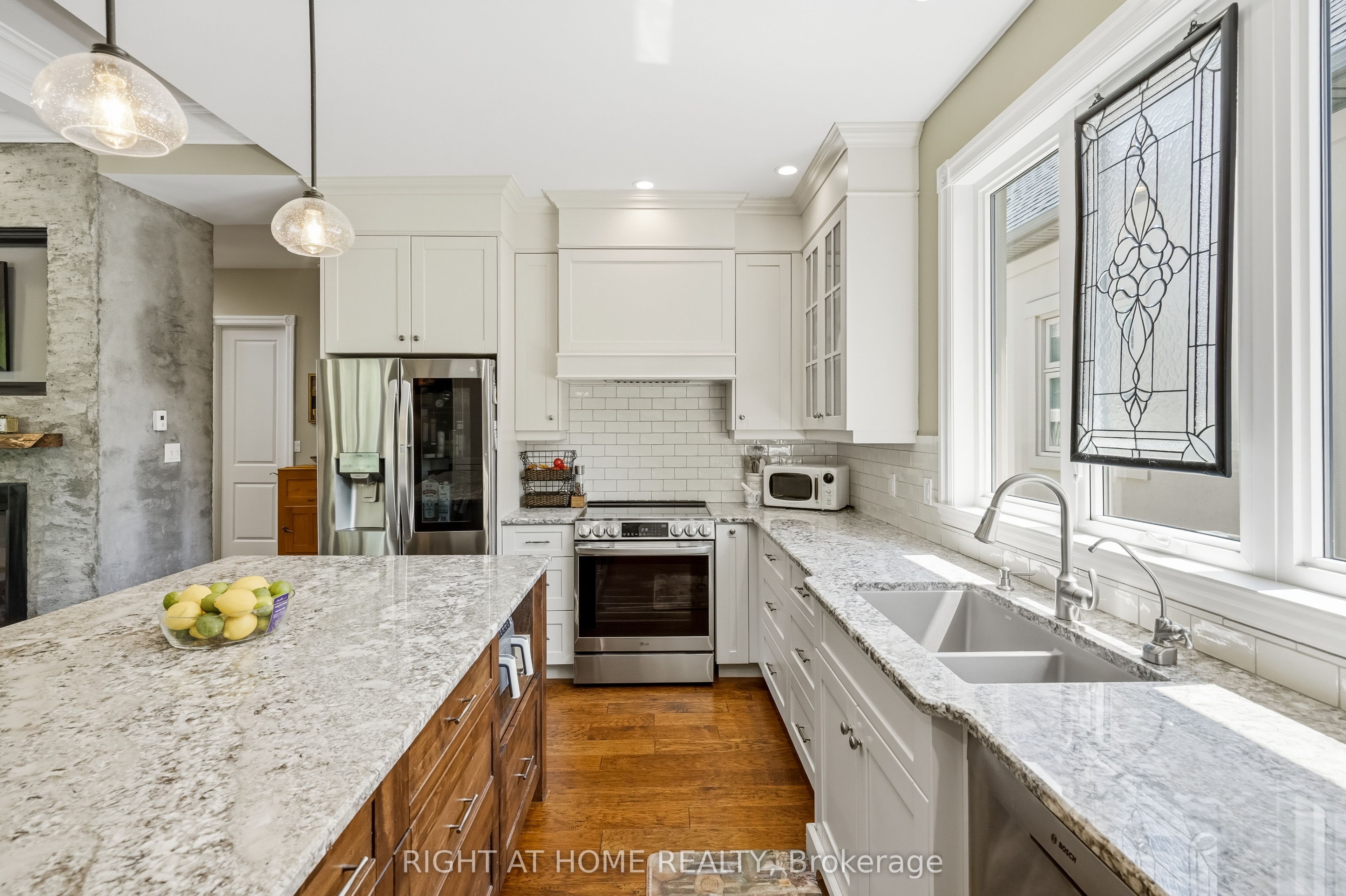 411 Nassau Street Property Photo 12
