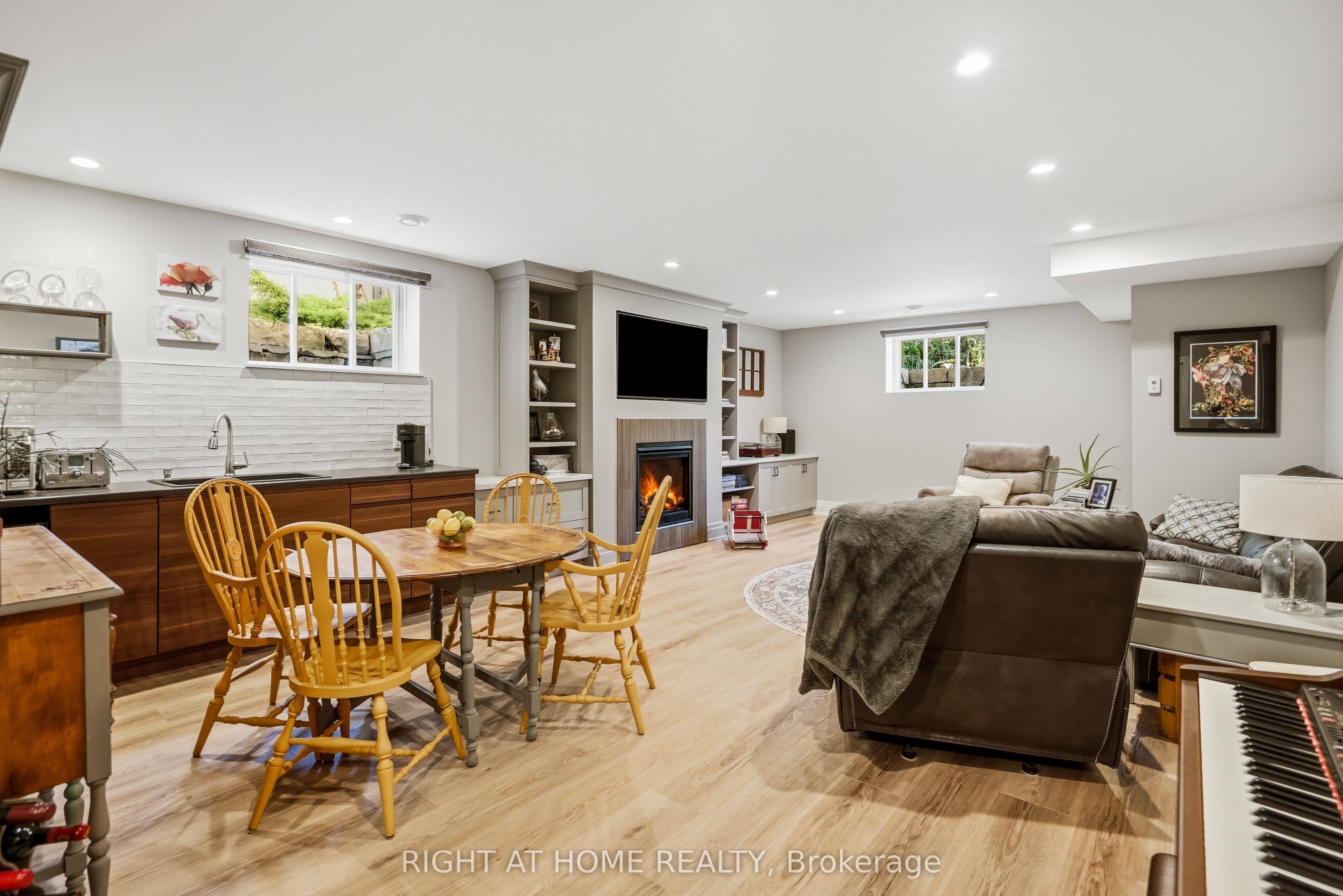 411 Nassau Street Property Photo 23