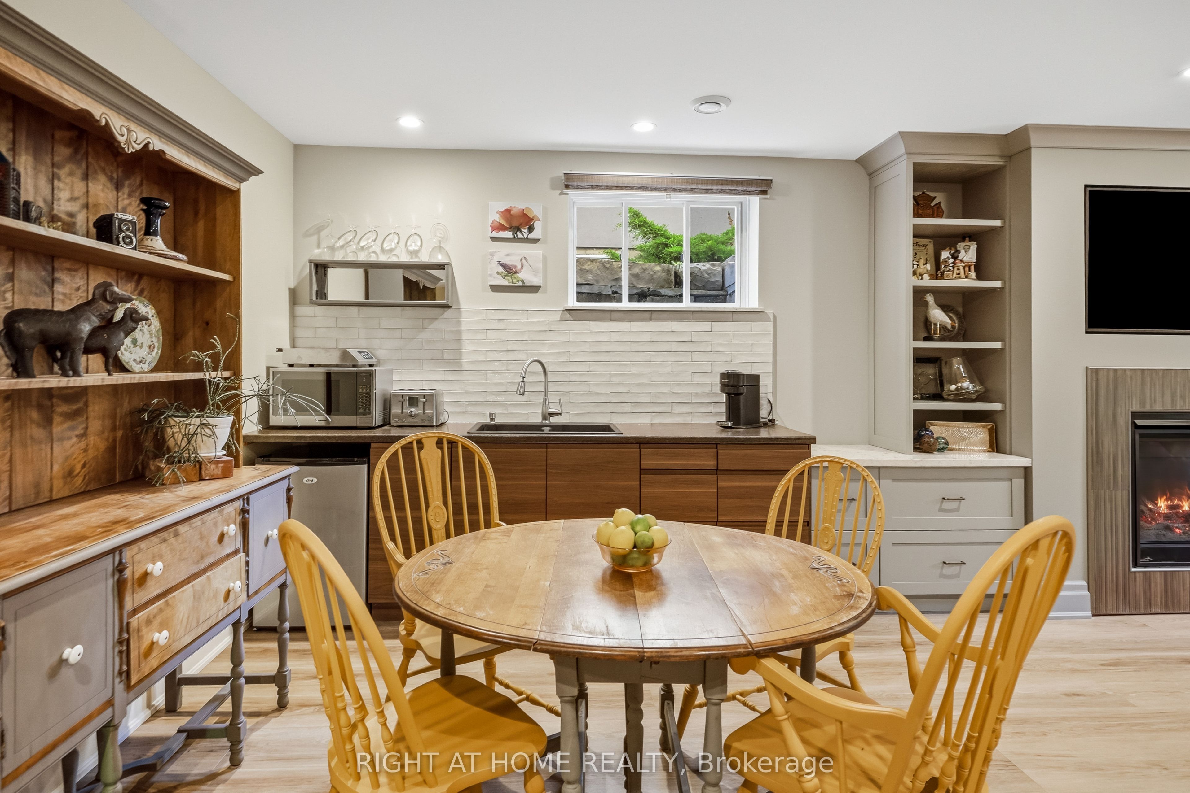 411 Nassau Street Property Photo 24