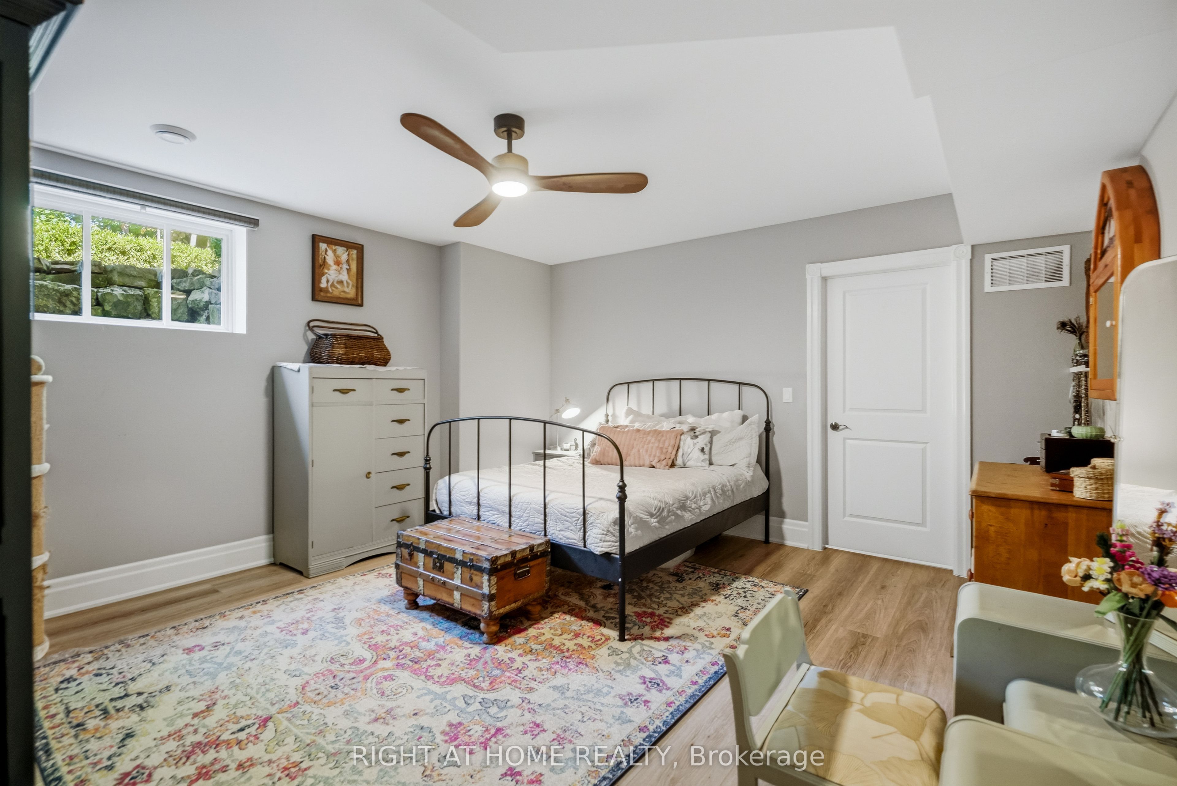 411 Nassau Street Property Photo 26