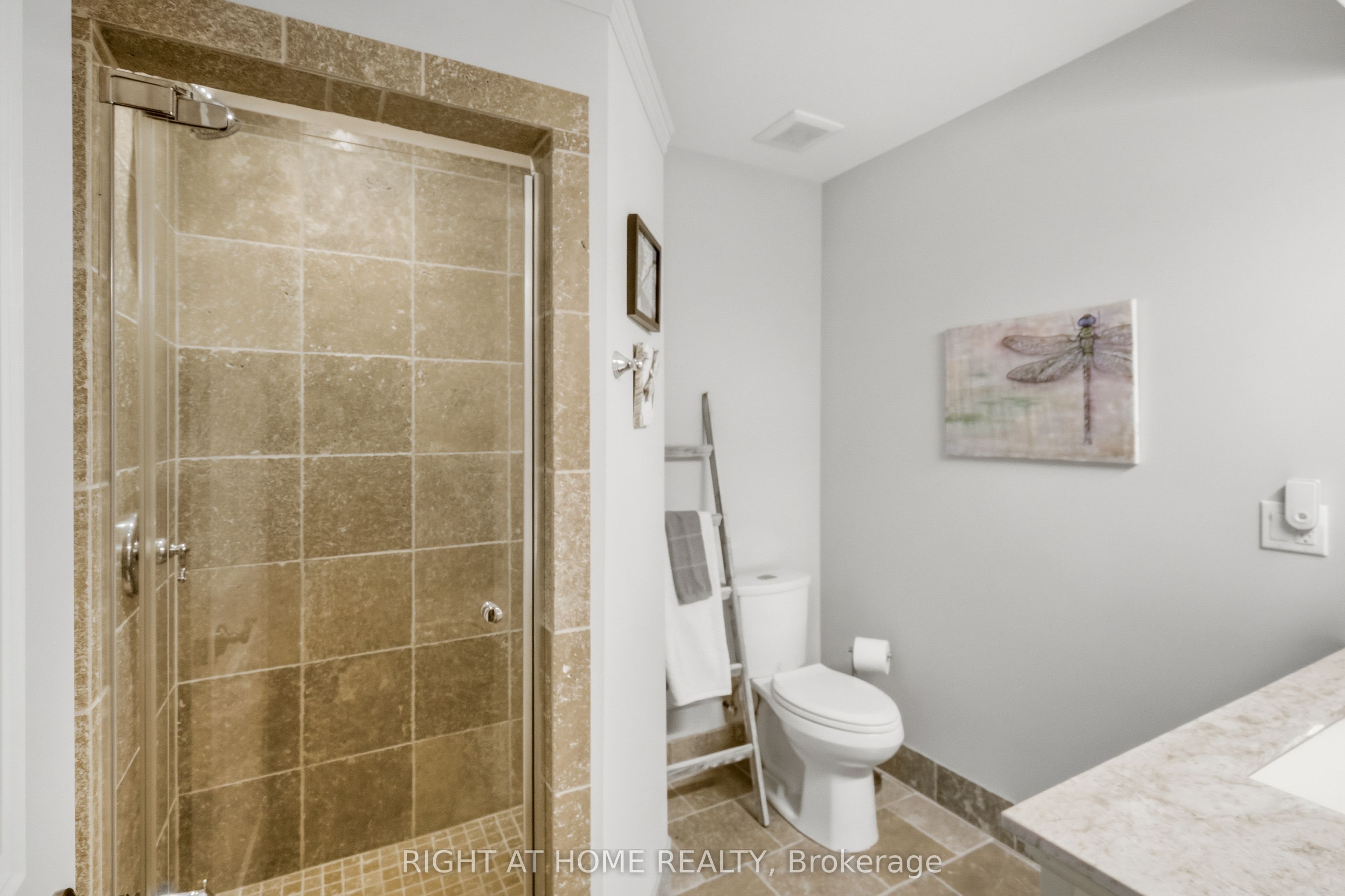 411 Nassau Street Property Photo 27