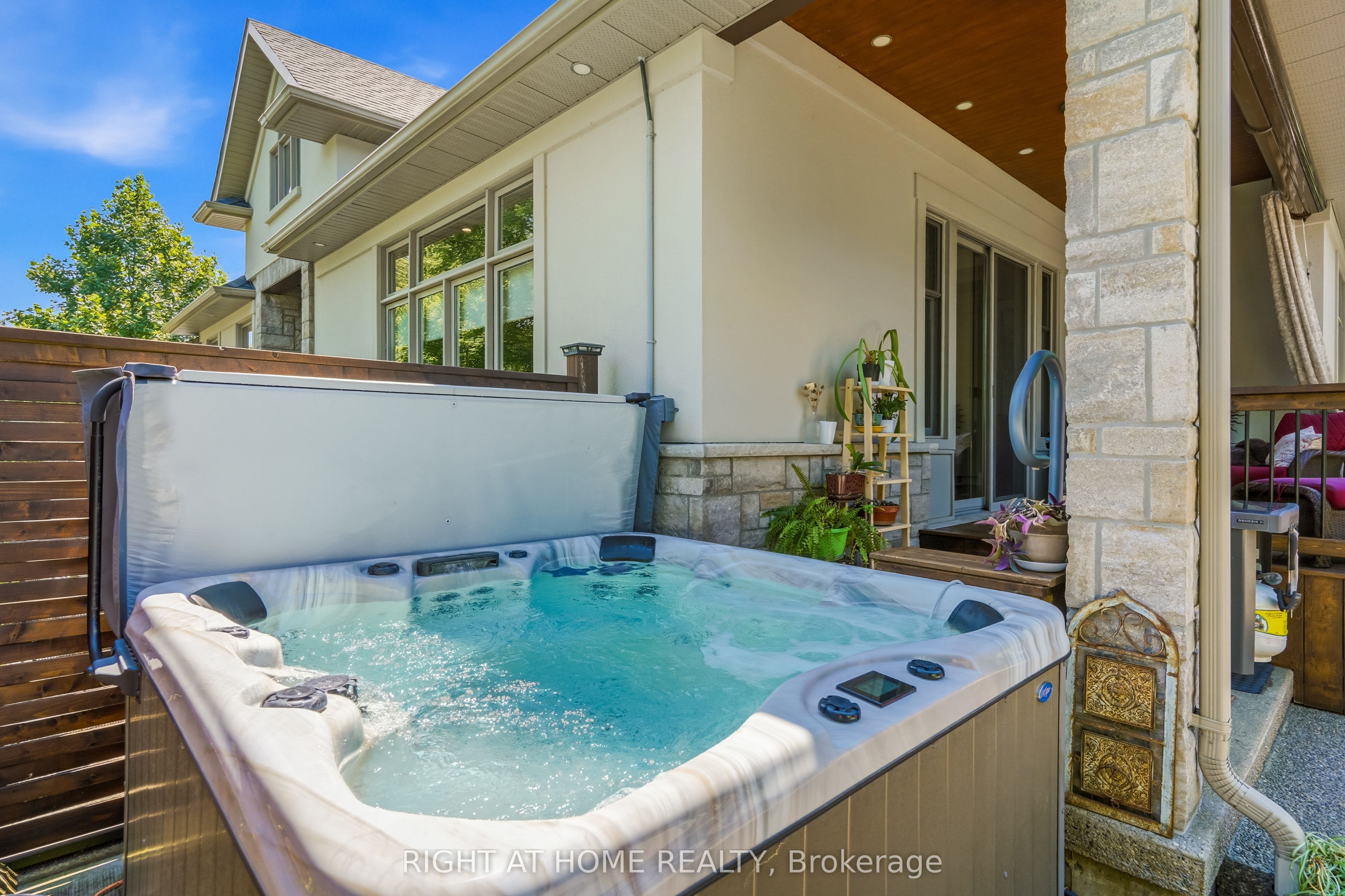 411 Nassau Street Property Photo 31