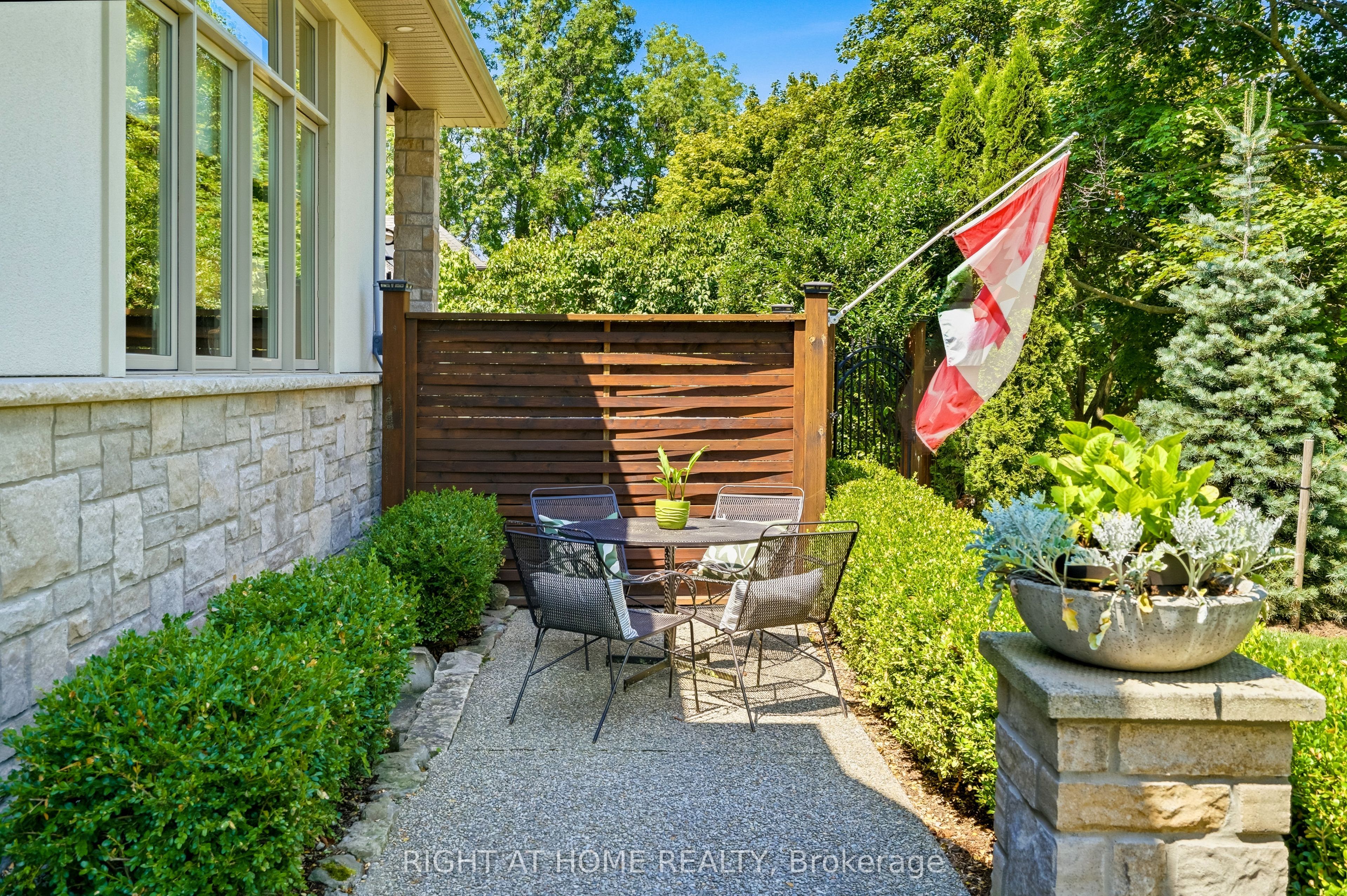 411 Nassau Street Property Photo 32