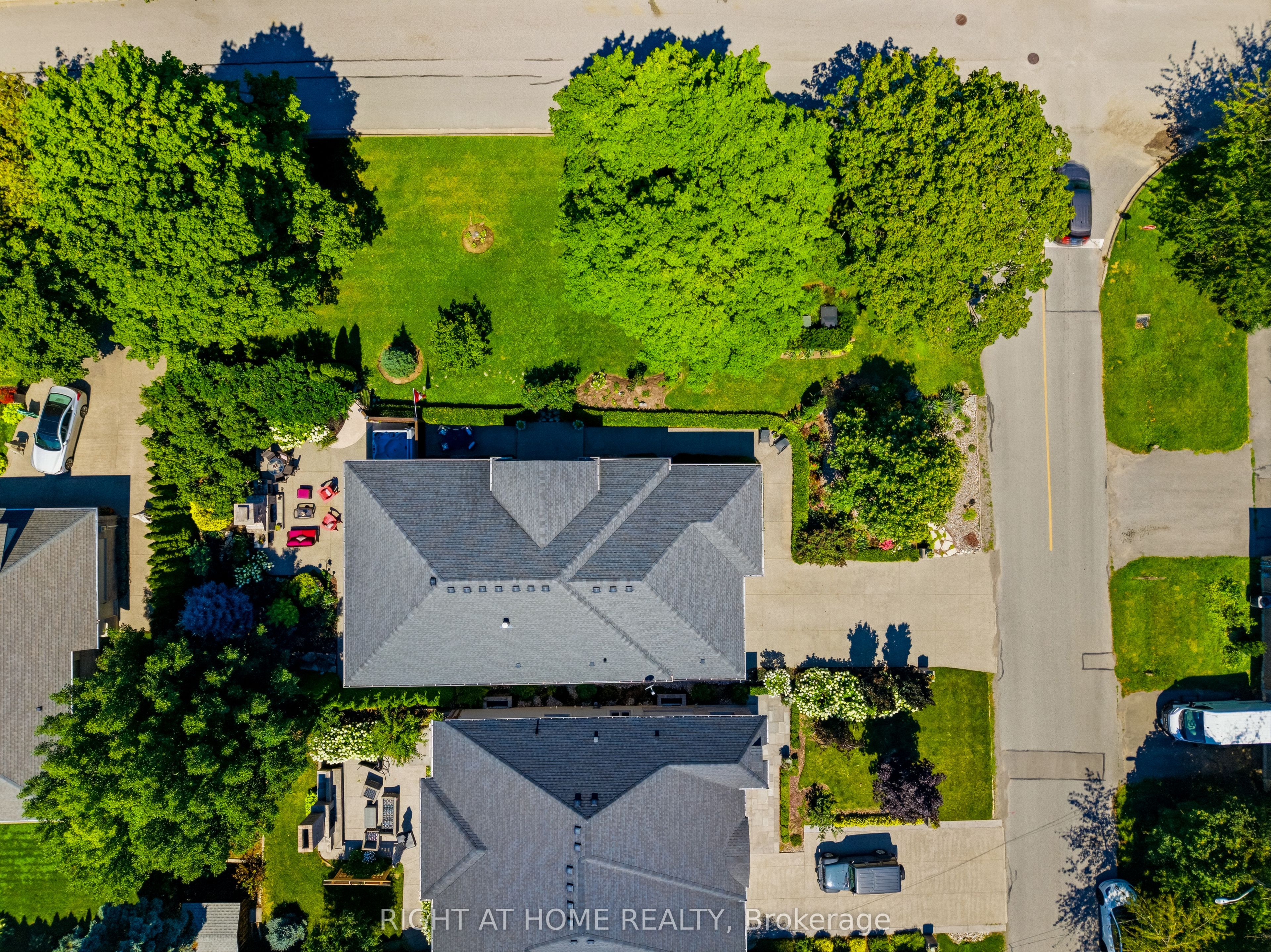 411 Nassau Street Property Photo 39