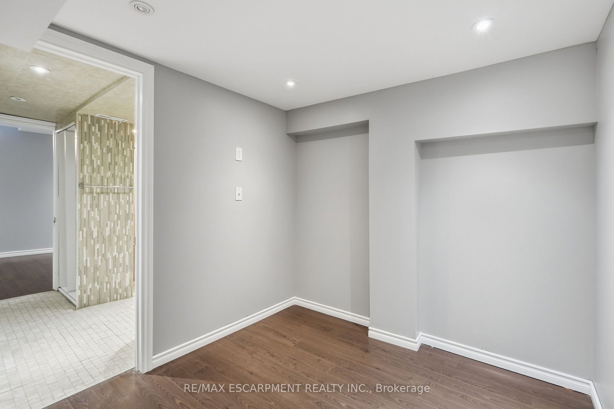 84 Deerborn Drive Property Photo 37