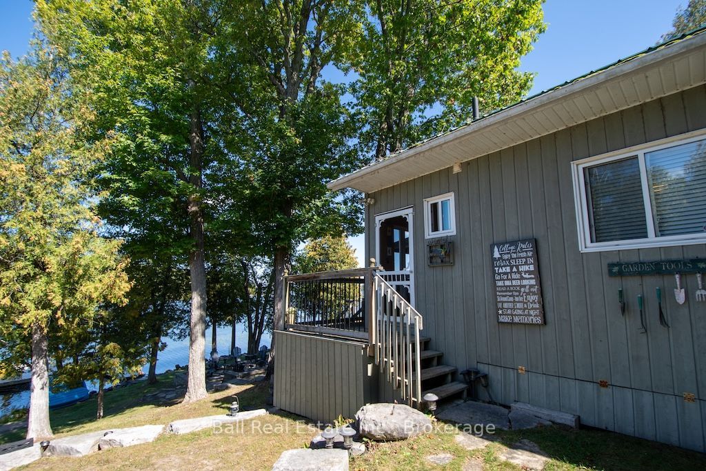 2521 Selwyn Bay Lane Property Photo 4