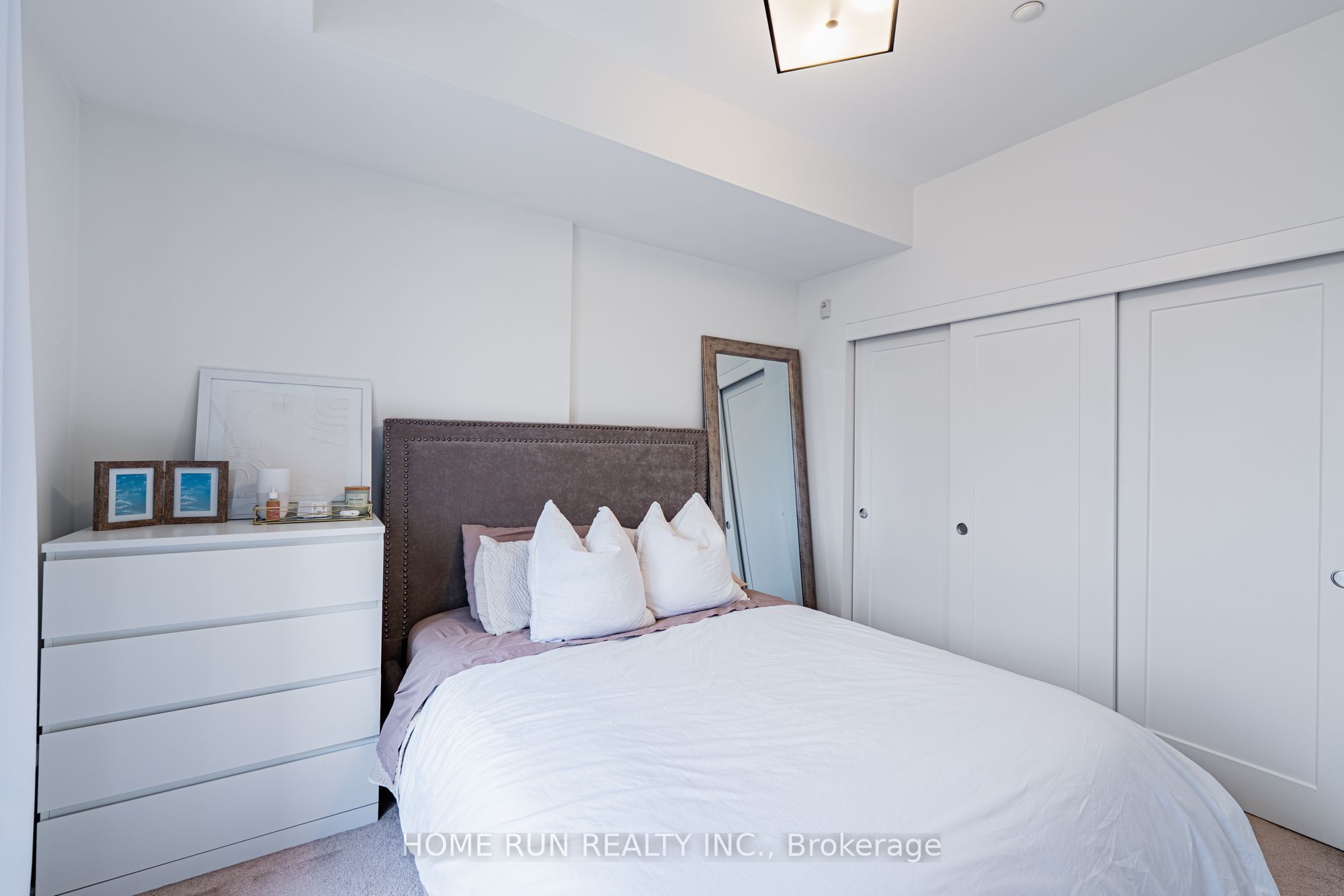 615 Longfields Drive 312 Property Photo 16