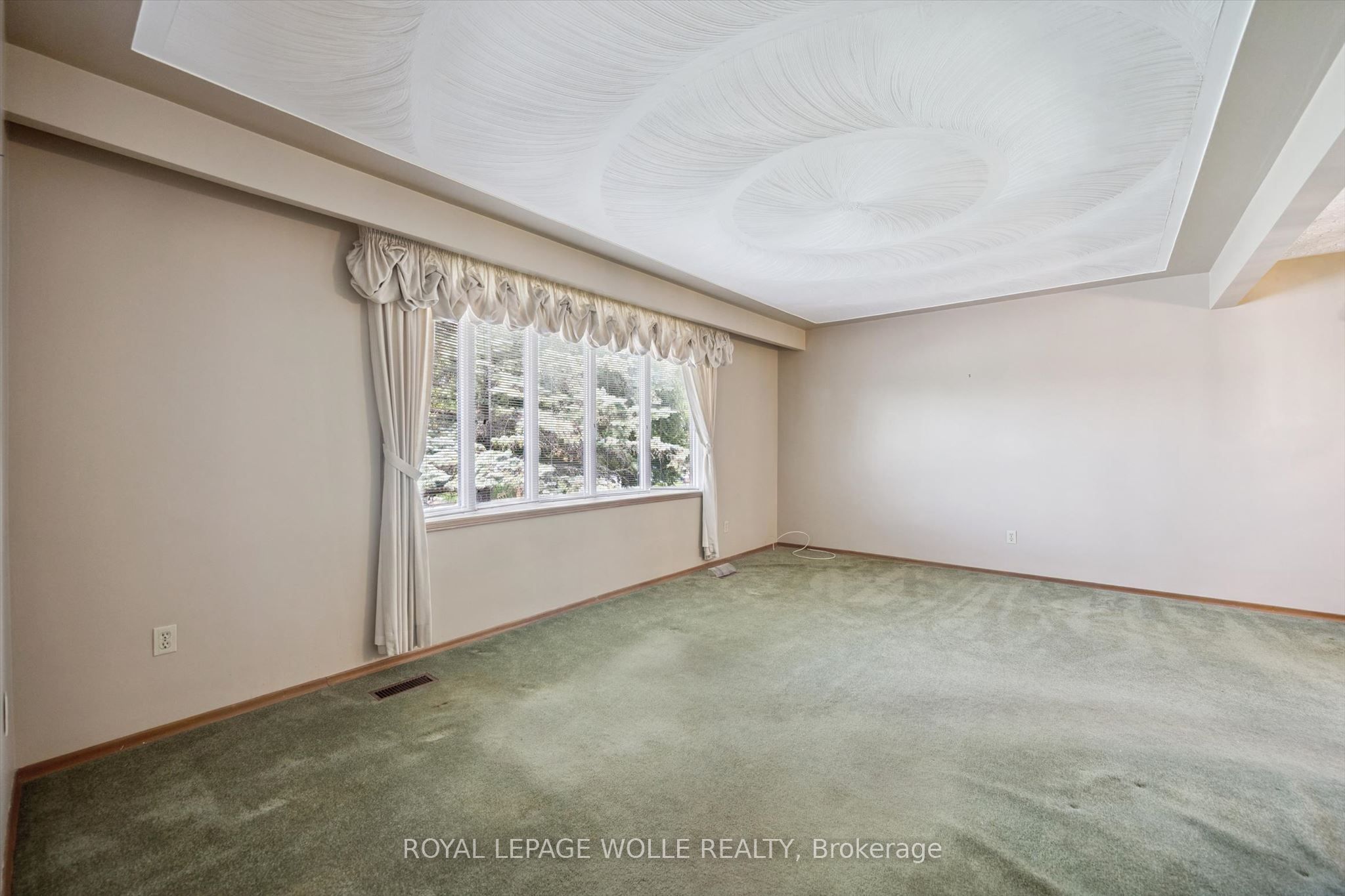 309 Toll Gate Boulevard Property Photo 5