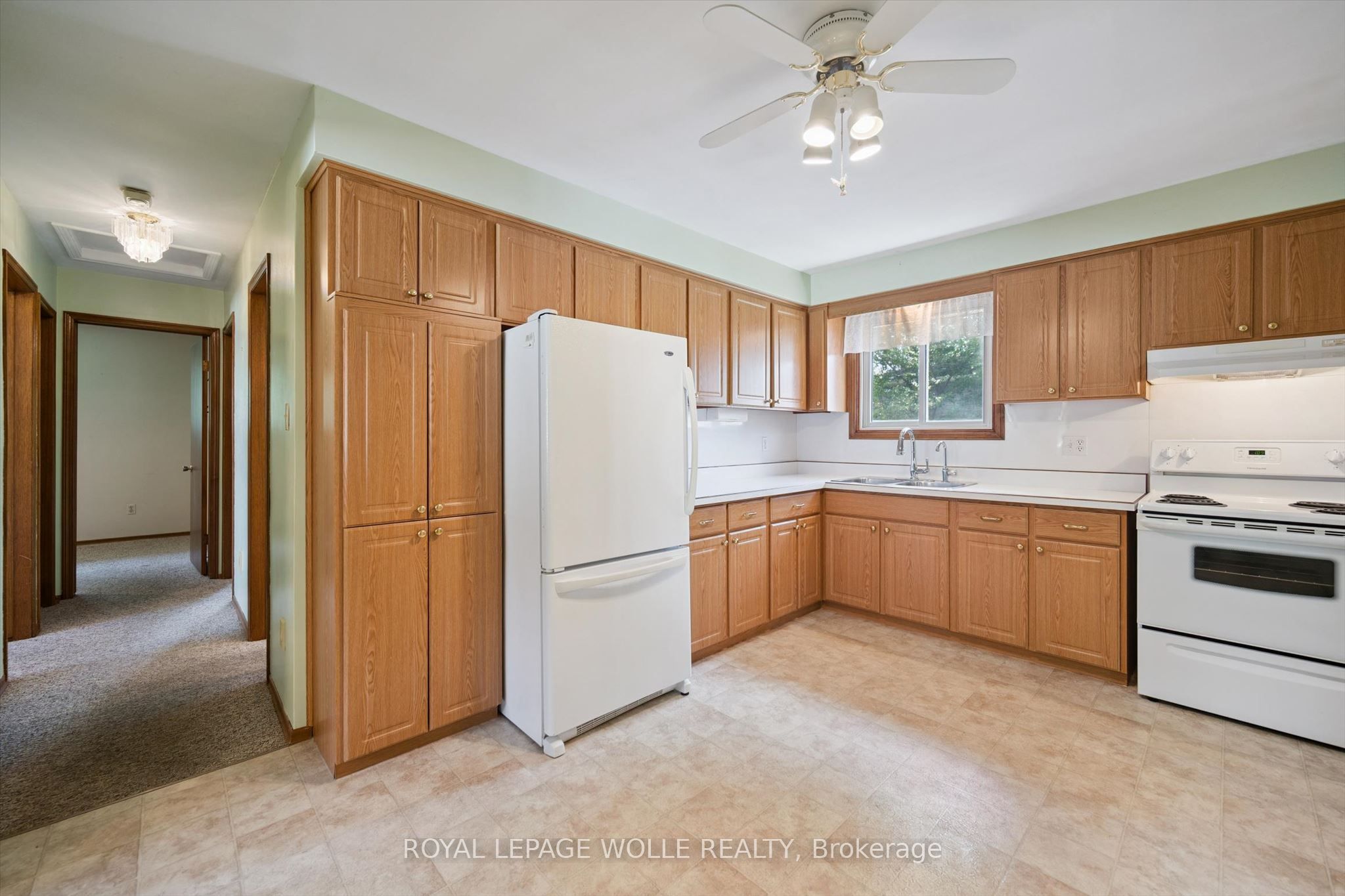 309 Toll Gate Boulevard Property Photo 15