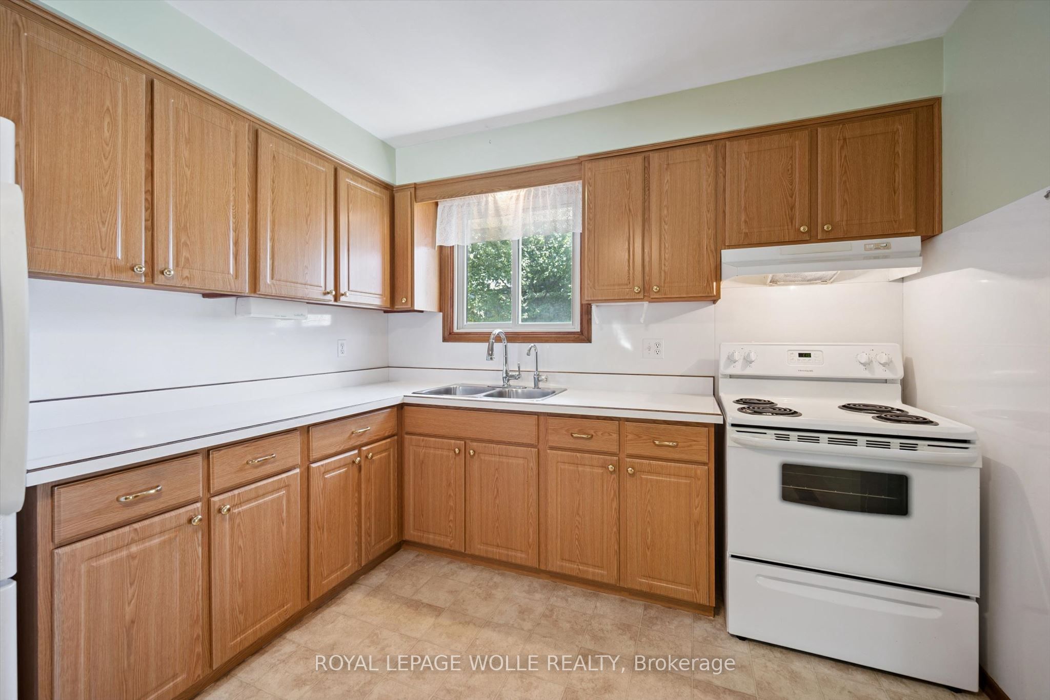 309 Toll Gate Boulevard Property Photo 16