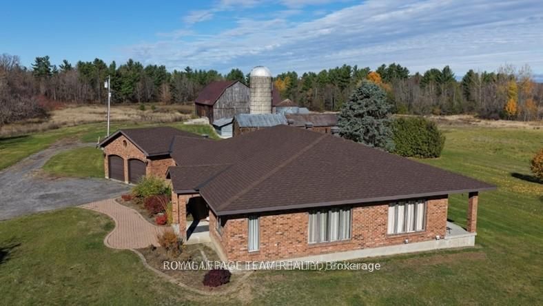 2315 Styles Side Road Property Photo 2