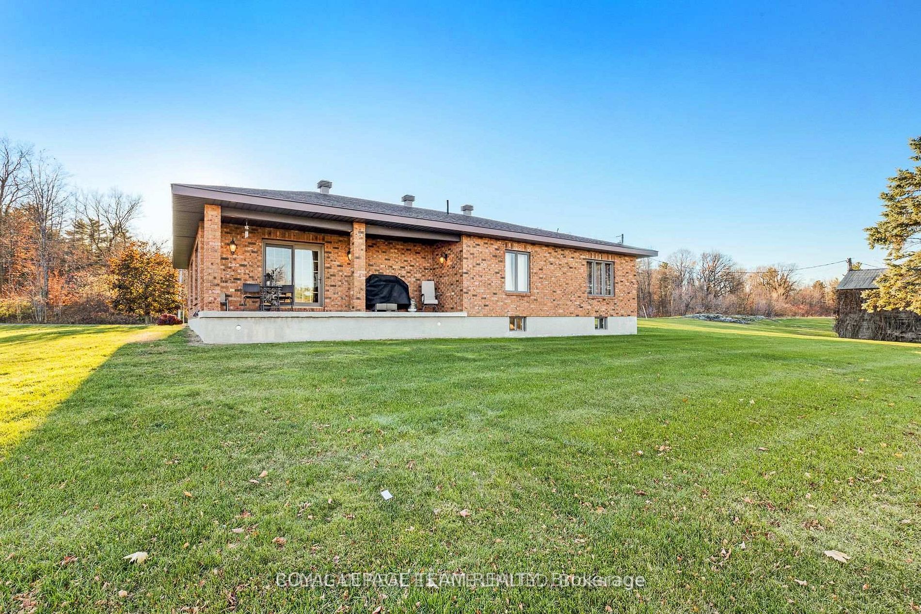 2315 Styles Side Road Property Photo 3
