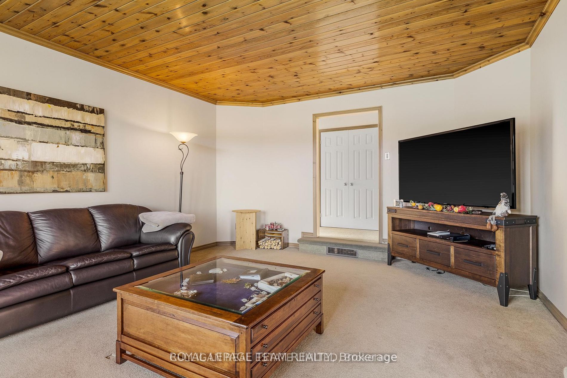 2315 Styles Side Road Property Photo 6