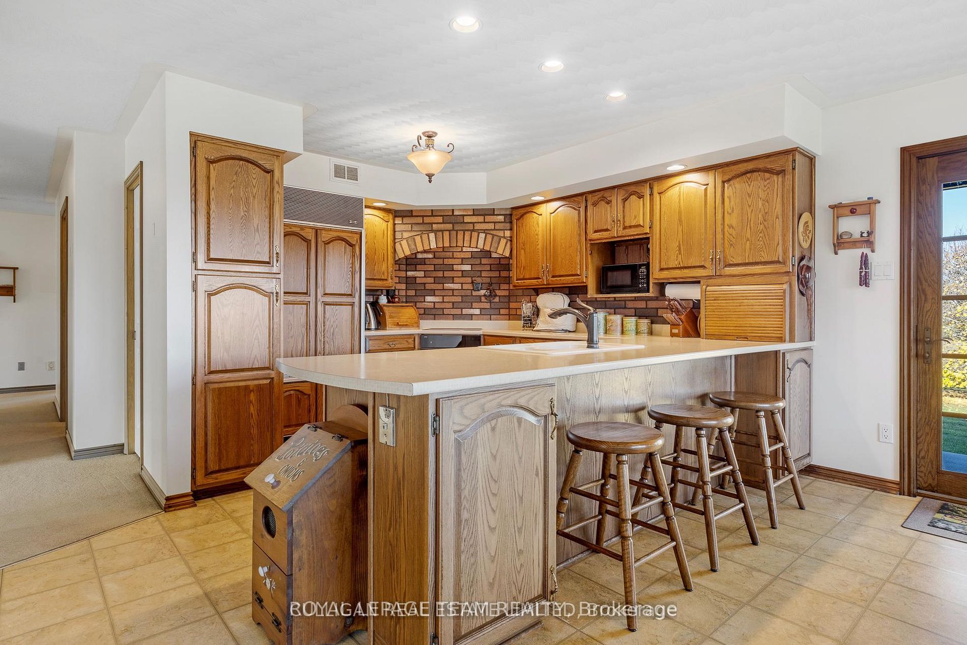 2315 Styles Side Road Property Photo 9