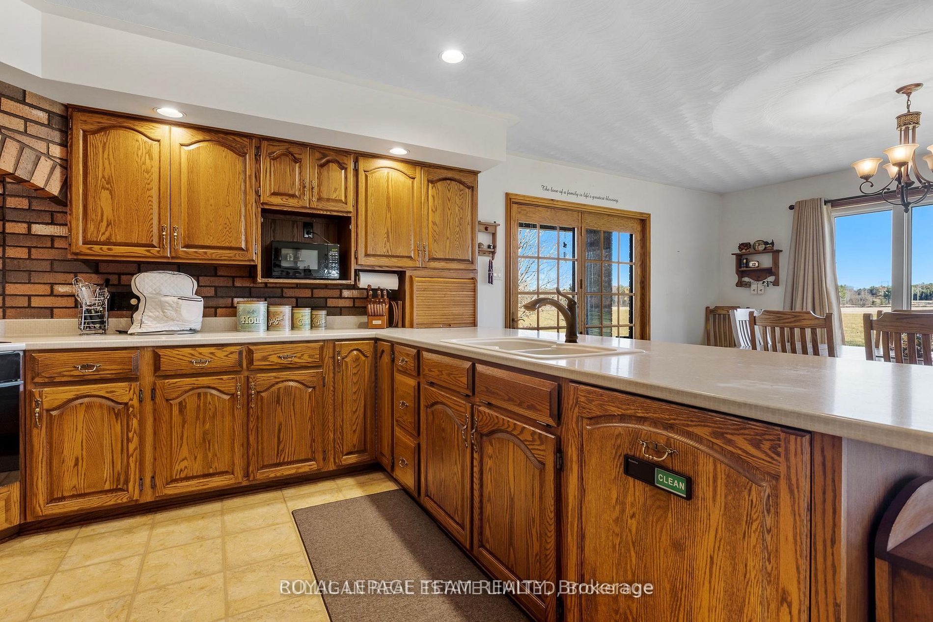 2315 Styles Side Road Property Photo 10