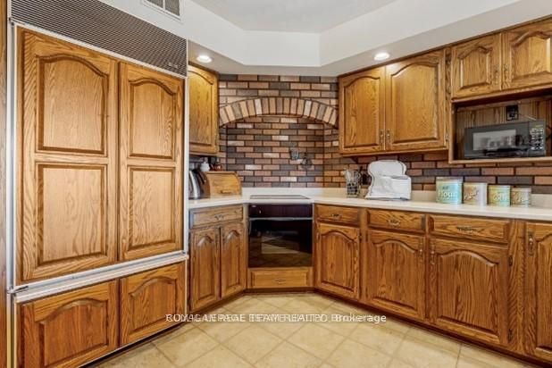 2315 Styles Side Road Property Photo 11