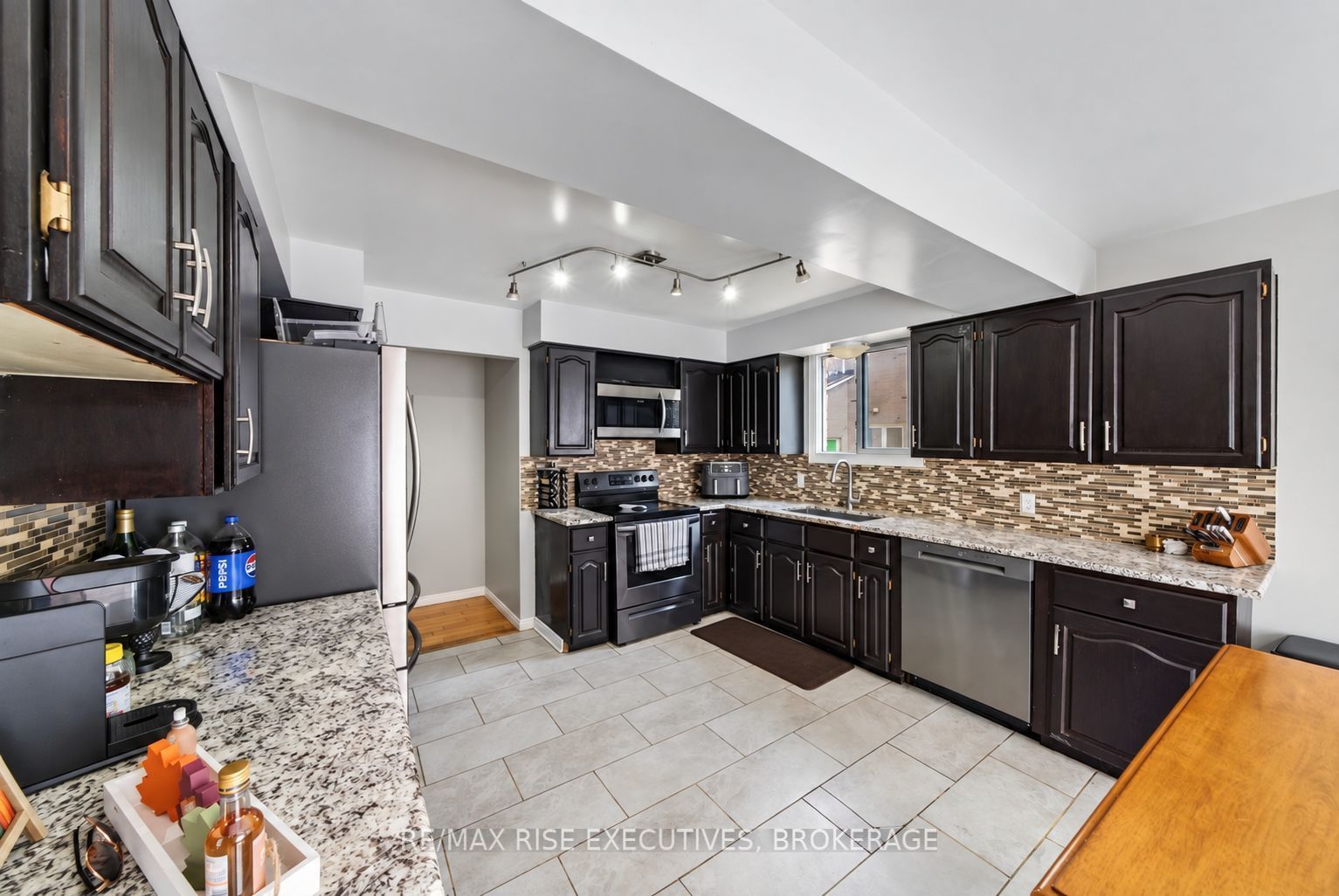 601 Forest Hill Drive Property Photo 10