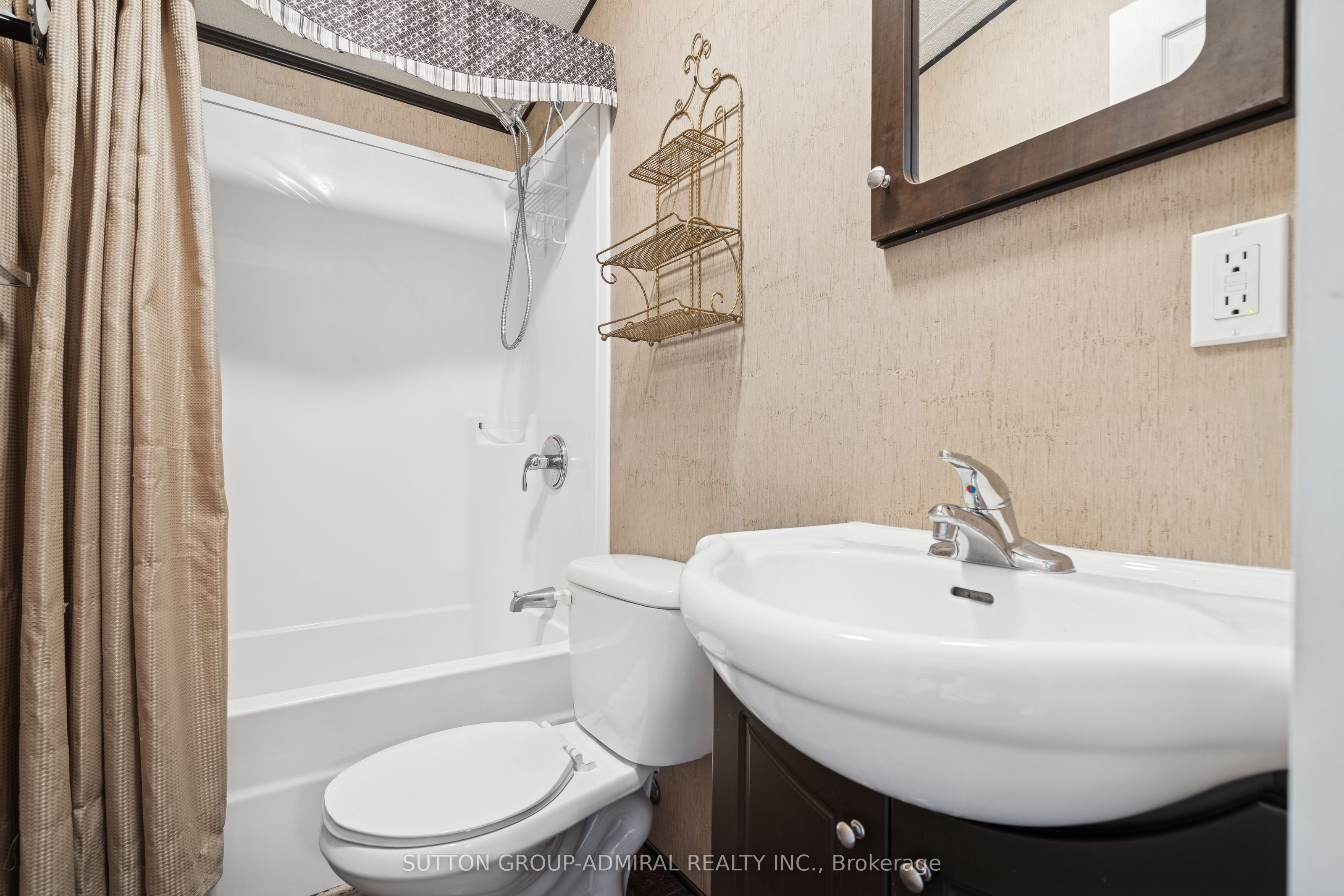 1082 Shamrock Marina Road 70 Property Photo 11