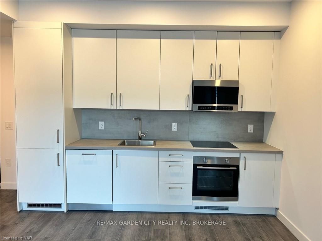 7549b Kalar Road 213 Property Photo 2