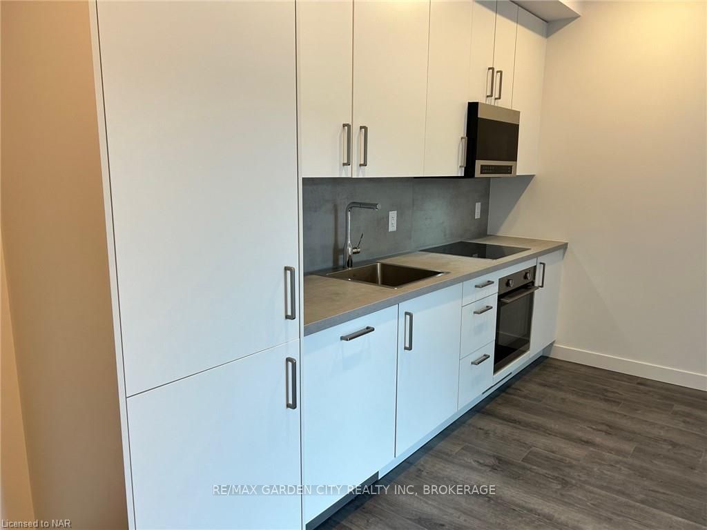7549b Kalar Road 213 Property Photo 3