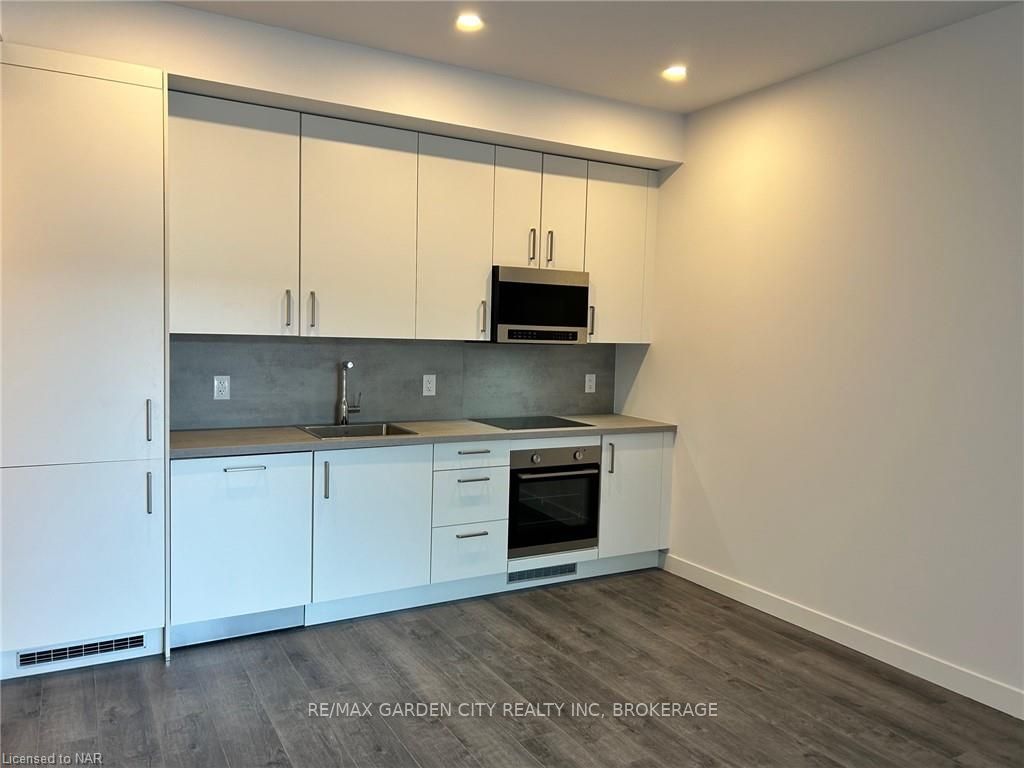 7549b Kalar Road 213 Property Photo 4