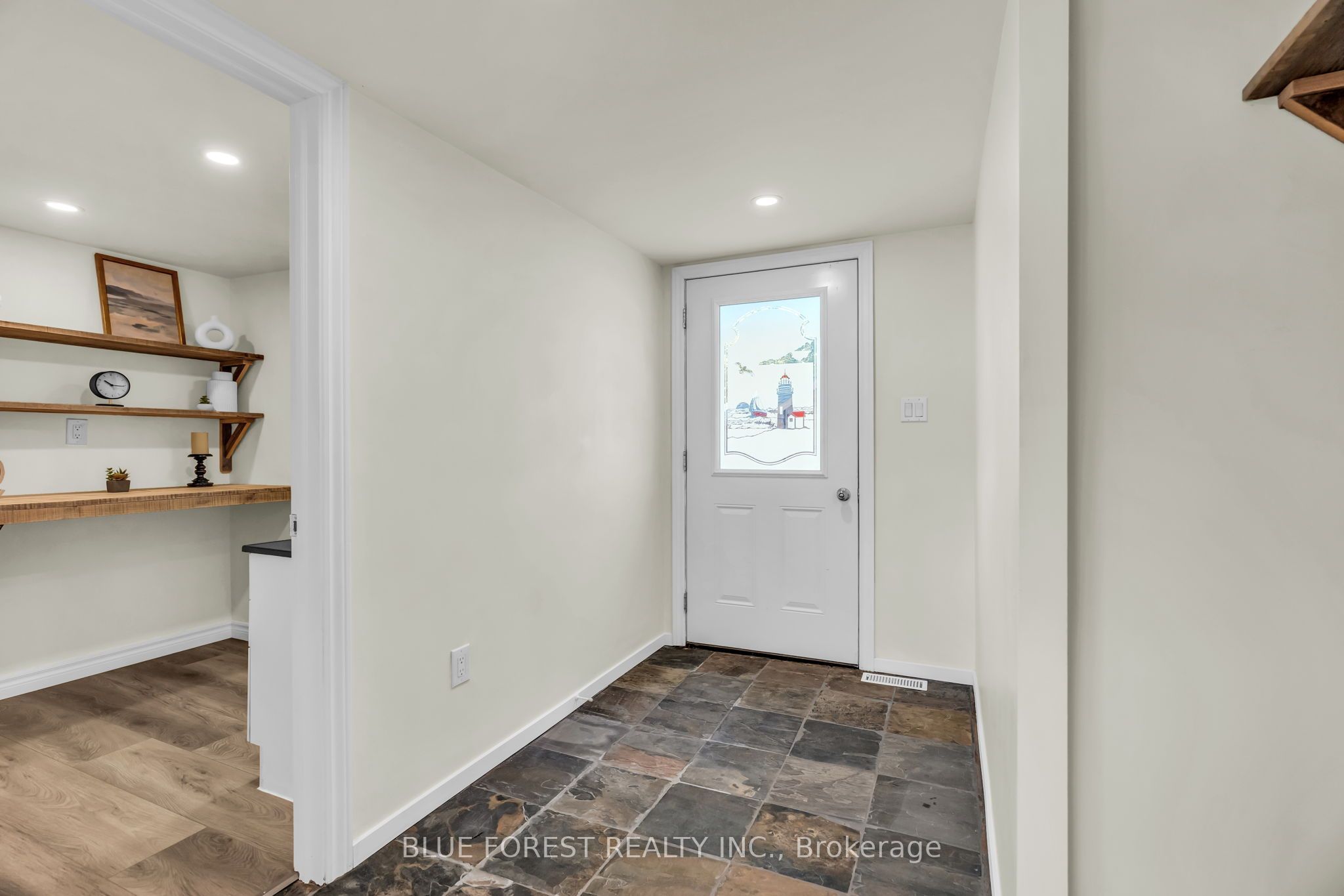 213 William Street Property Photo 8