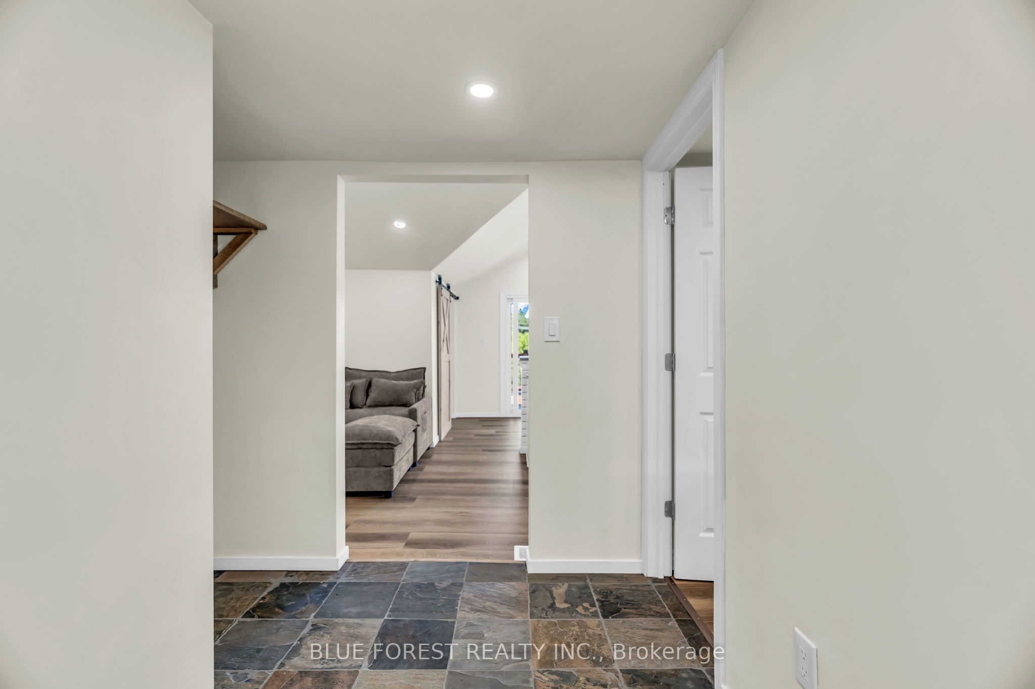 213 William Street Property Photo 9