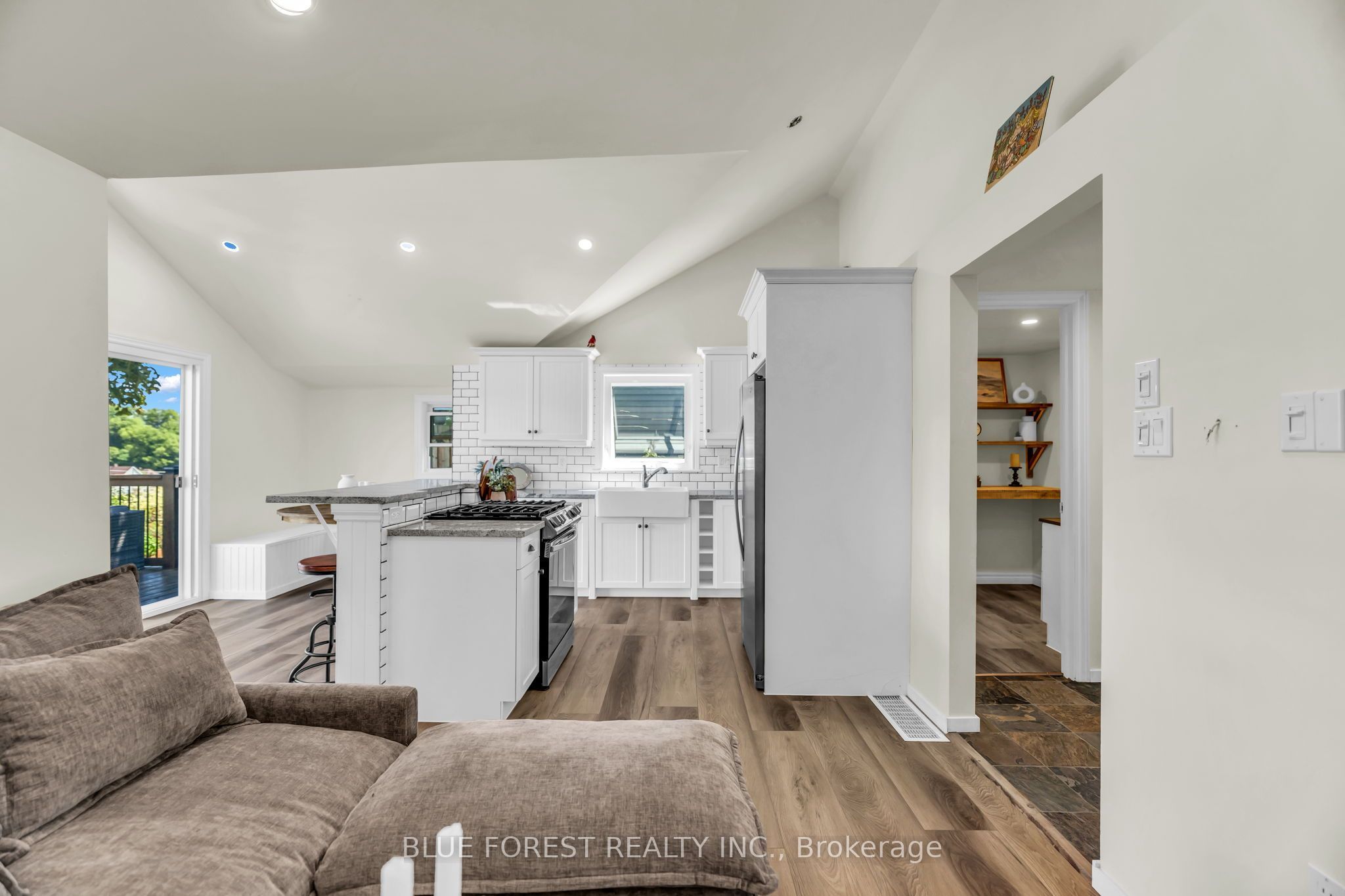 213 William Street Property Photo 12