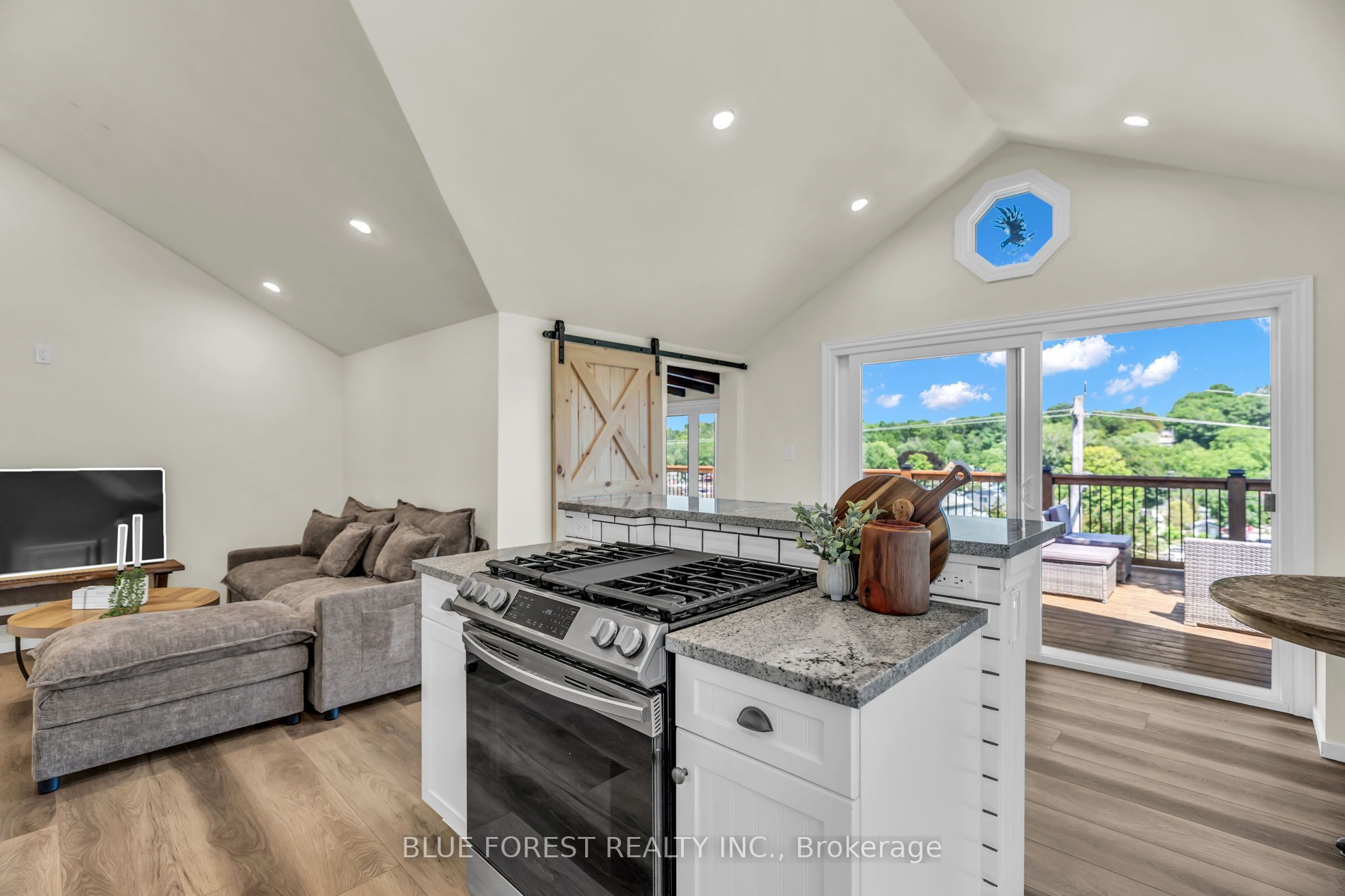 213 William Street Property Photo 17