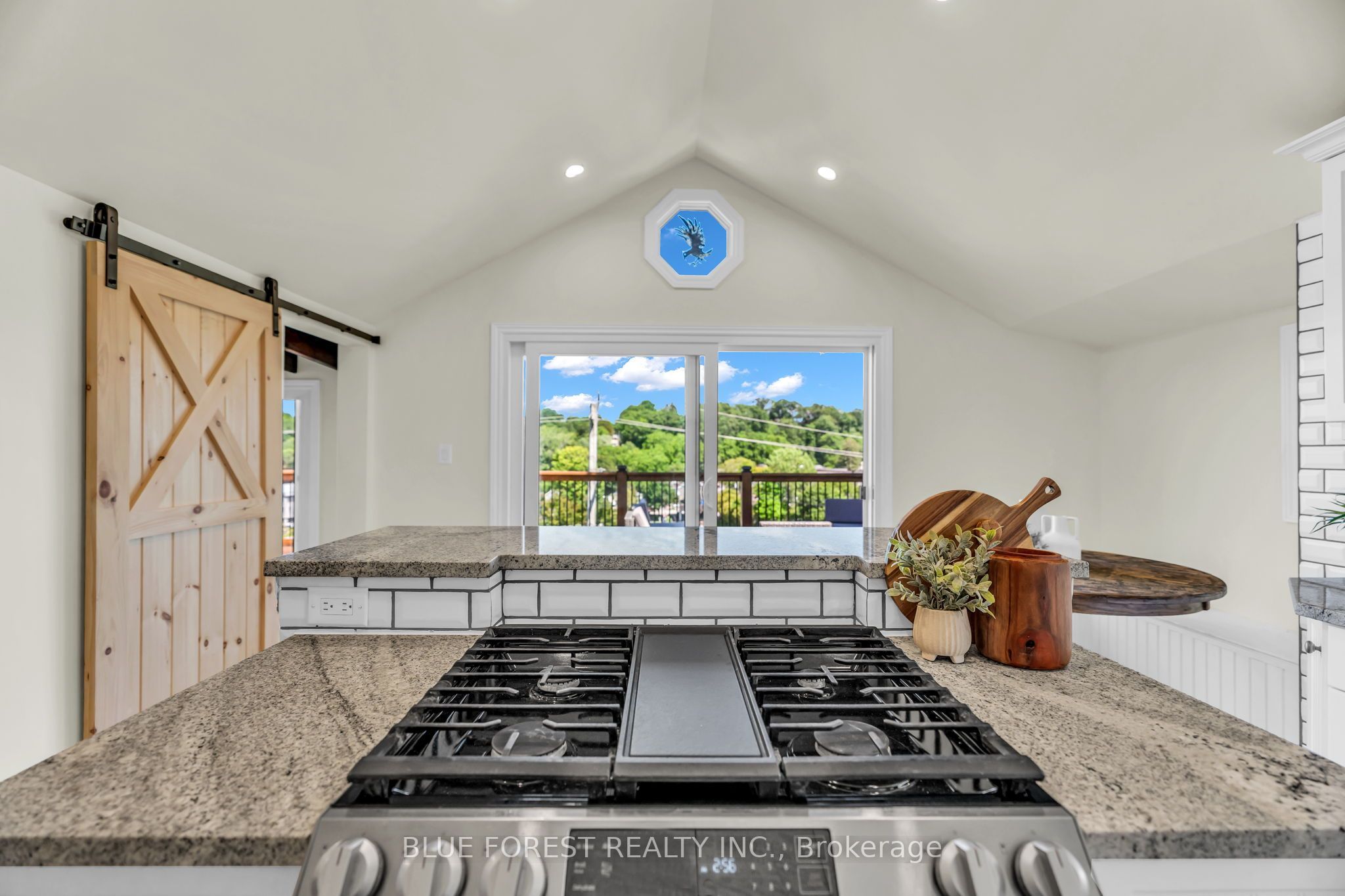 213 William Street Property Photo 21