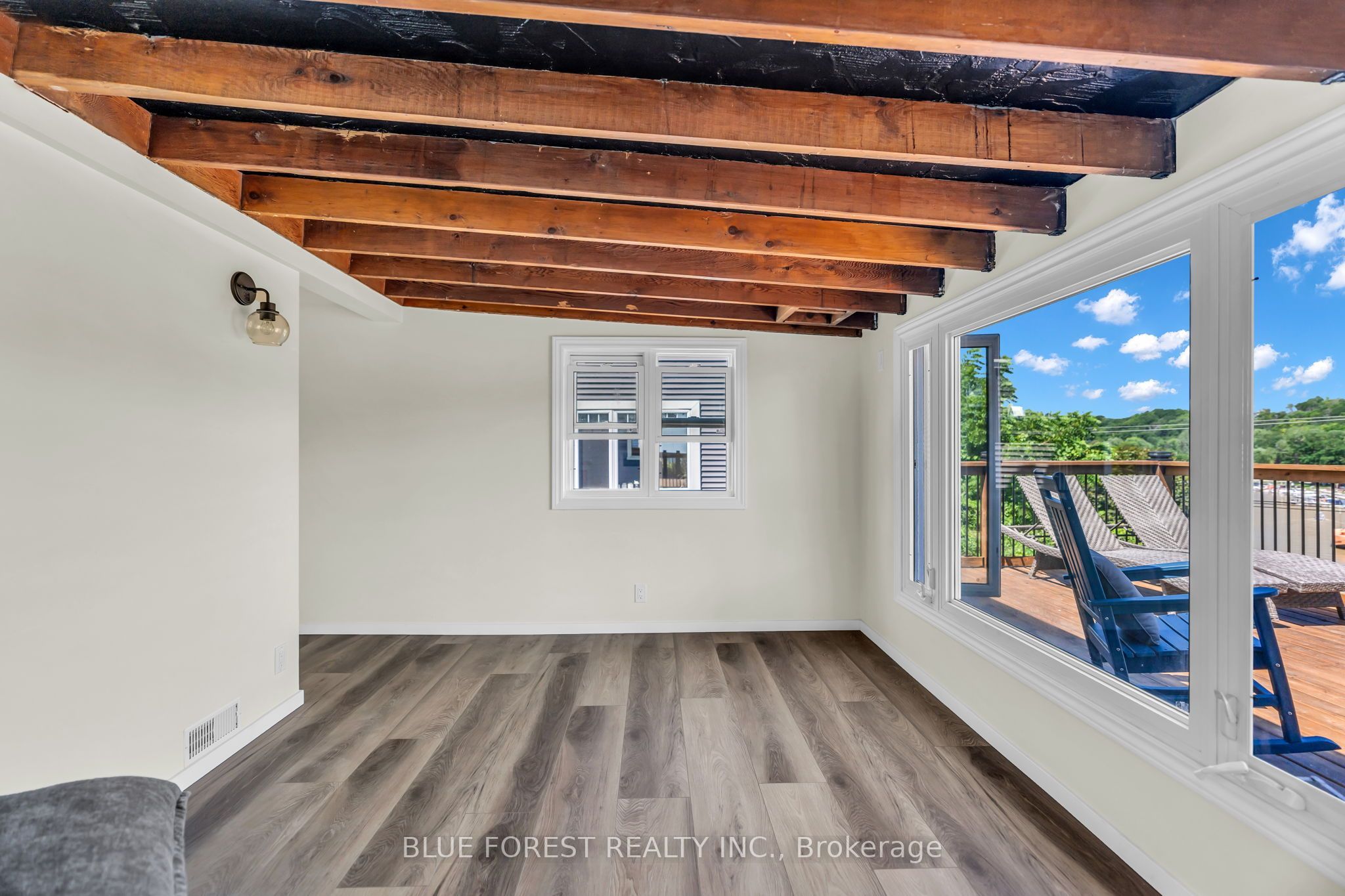 213 William Street Property Photo 25