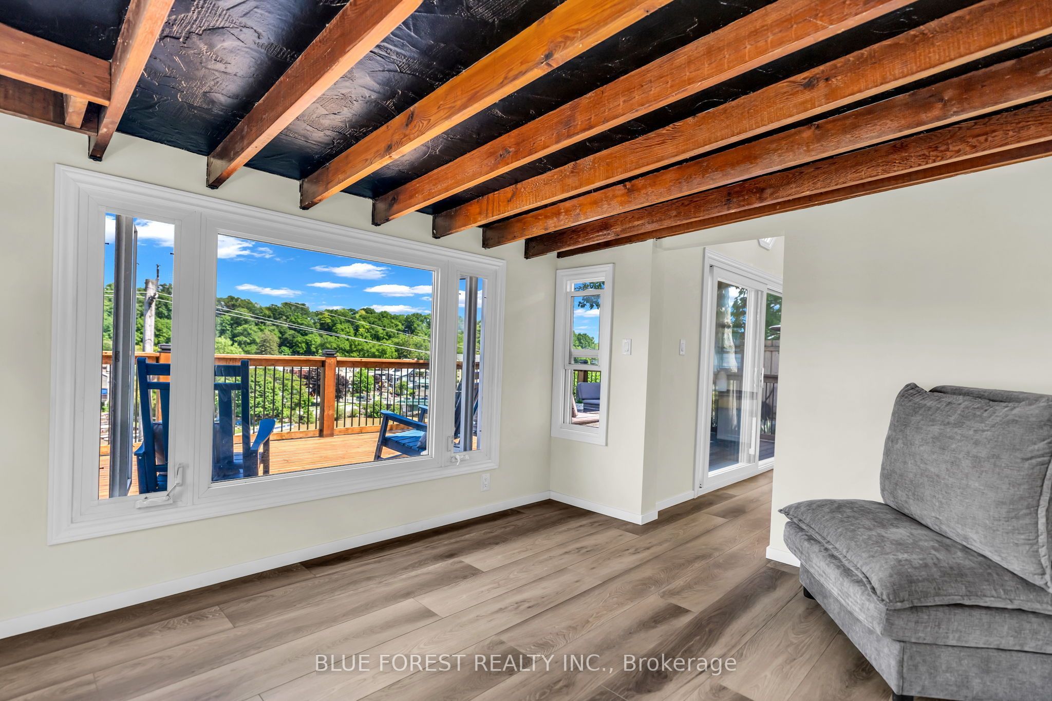 213 William Street Property Photo 26
