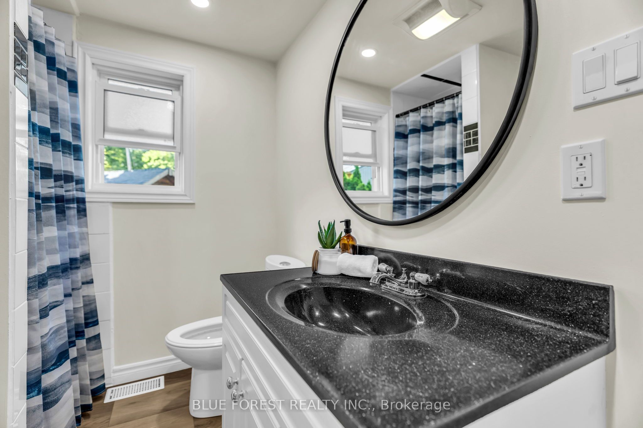 213 William Street Property Photo 29