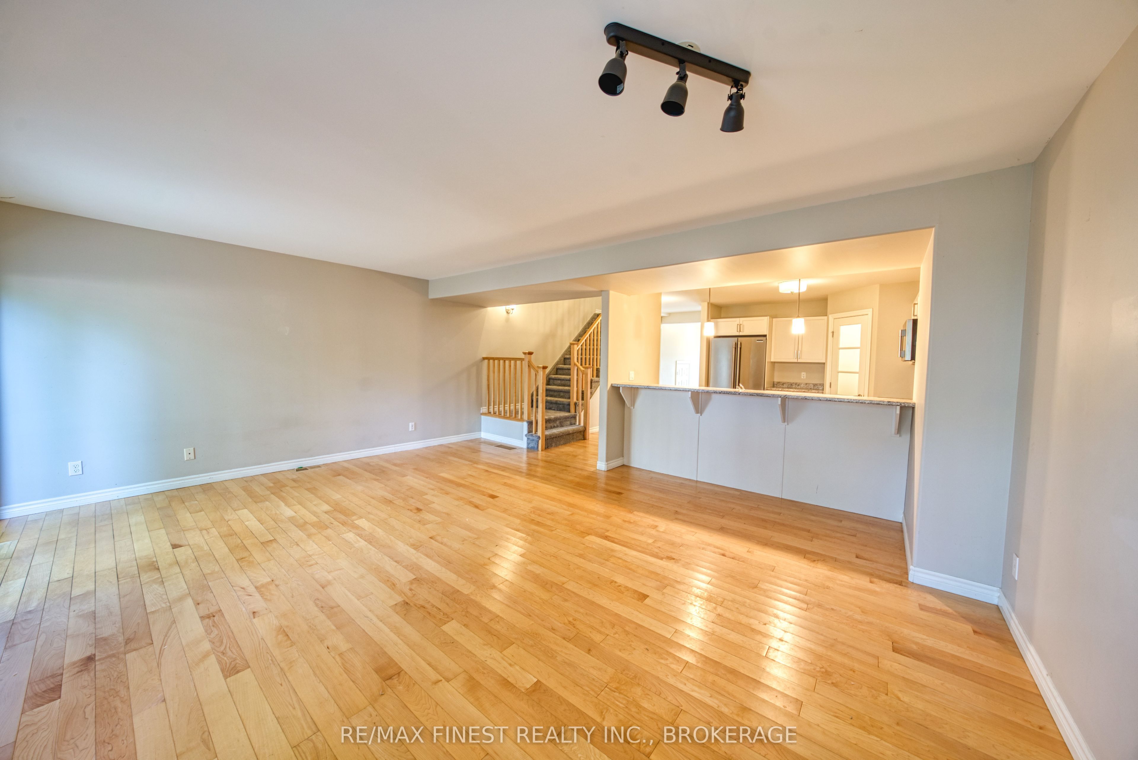 1010 Rosanna Avenue Property Photo 14