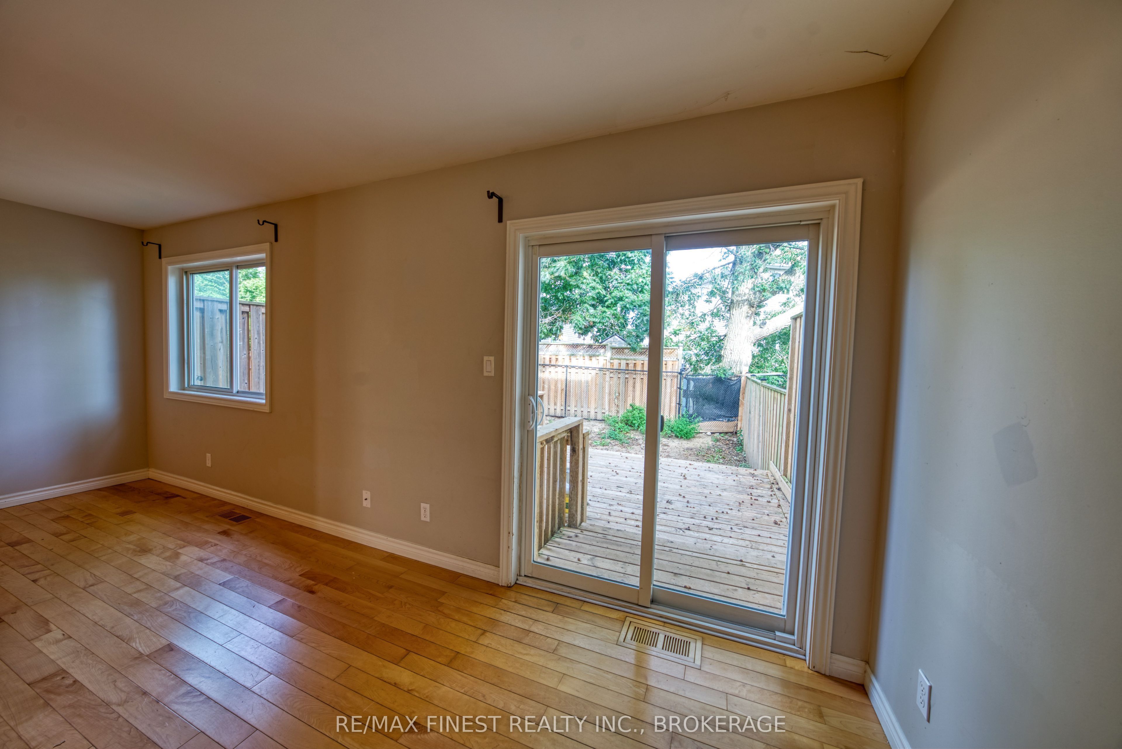 1010 Rosanna Avenue Property Photo 16