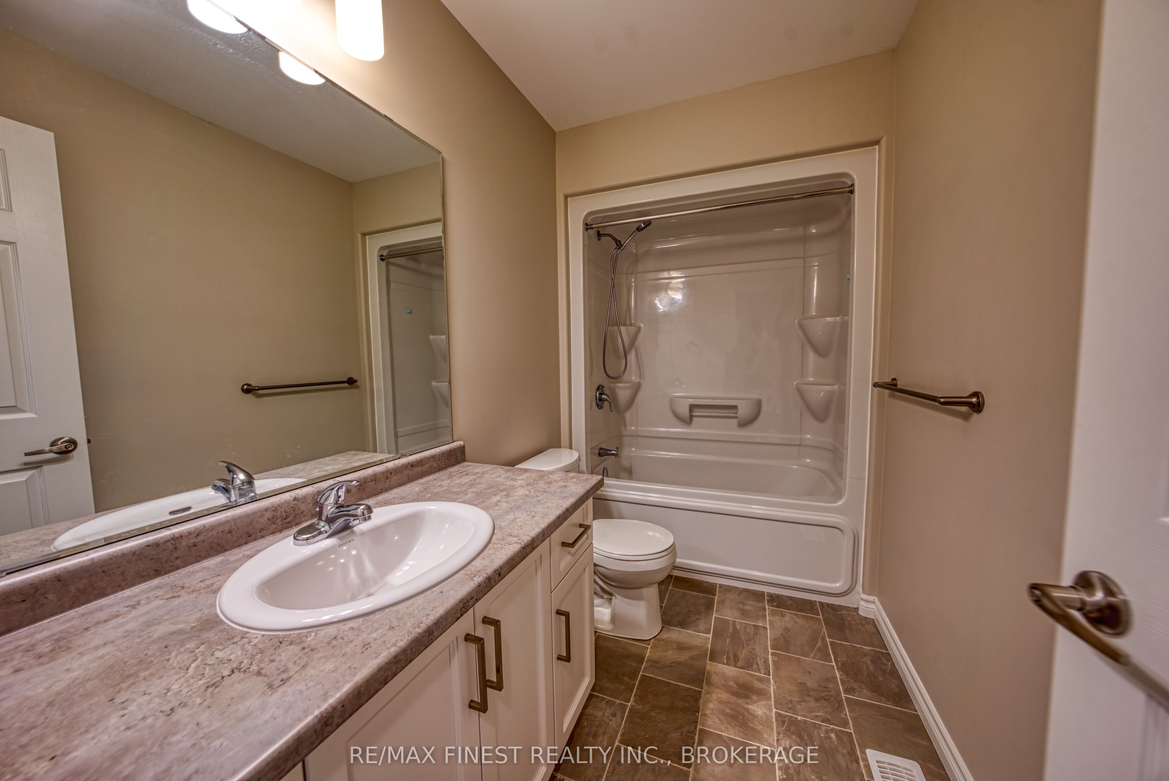 1010 Rosanna Avenue Property Photo 23